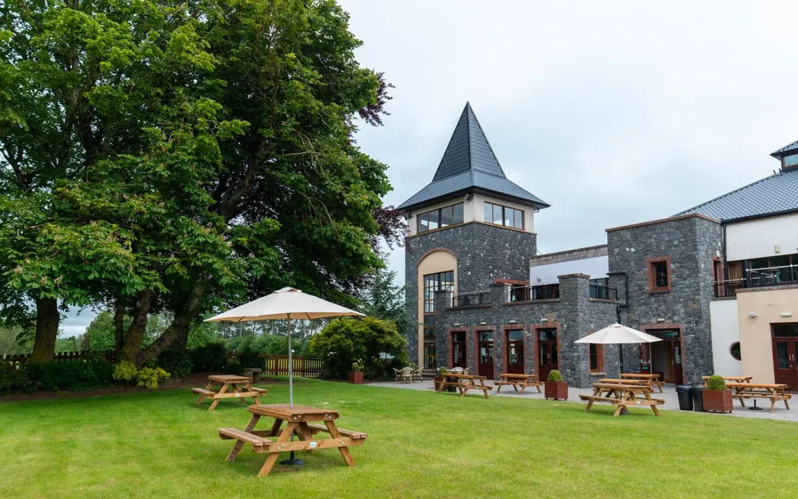 Property building in Great National Ballykisteen Golf Hotel Property building in Great National Ballykisteen Golf Hotel