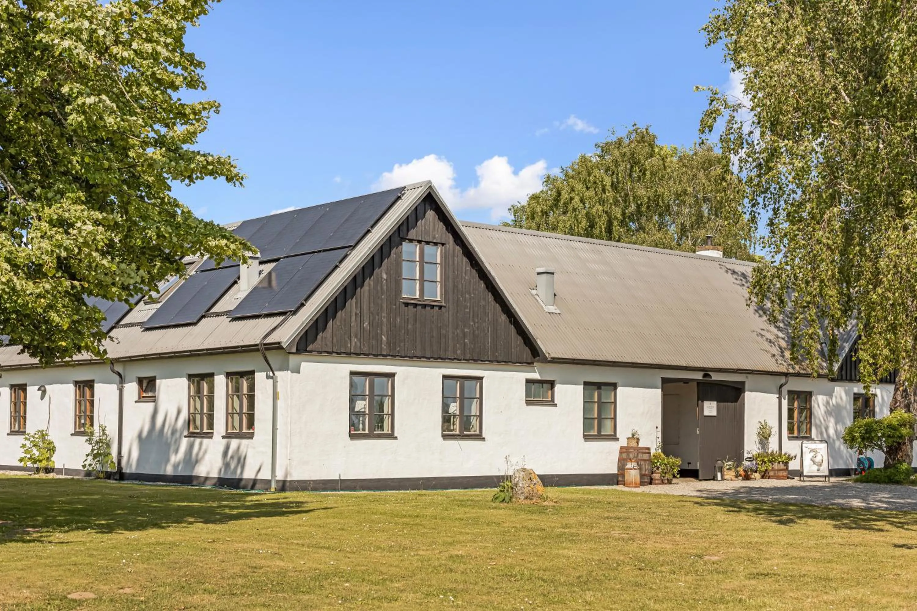 Garden view in Mellby Atelier på Österlen