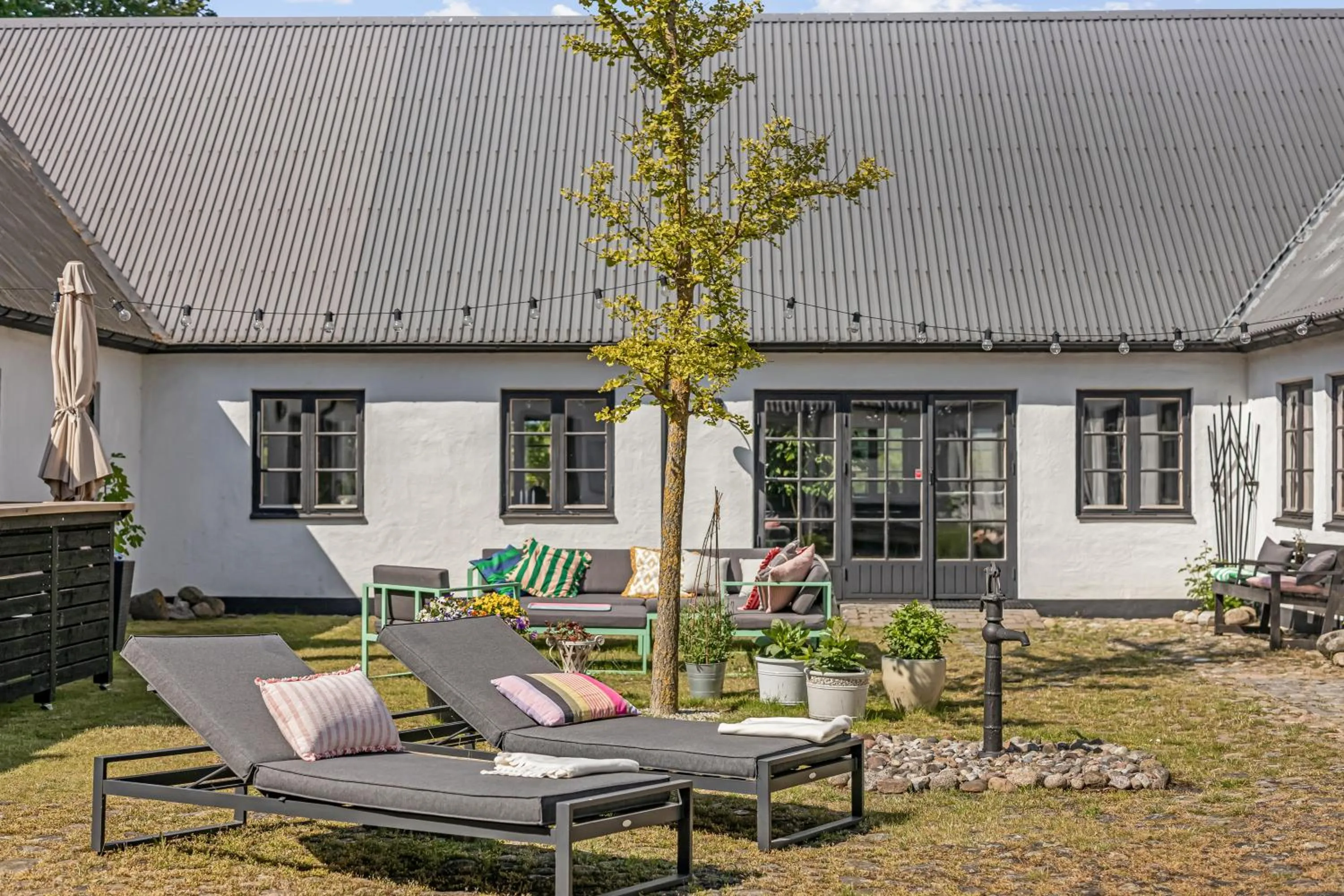 Inner courtyard view in Mellby Atelier på Österlen