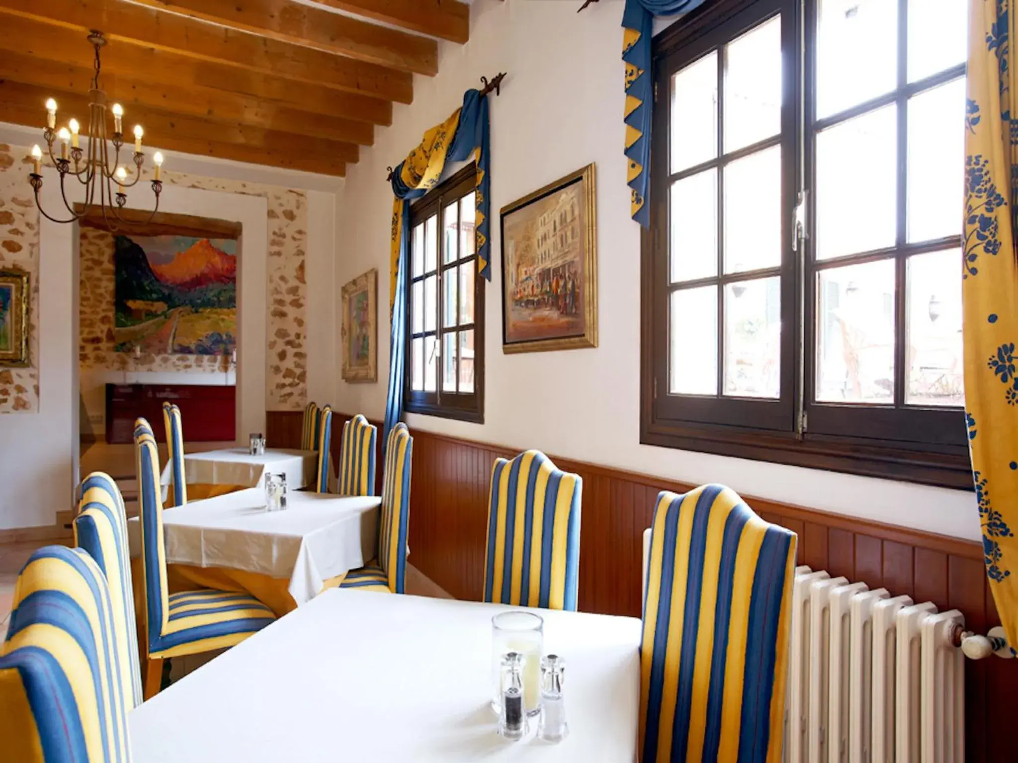 Restaurant/places to eat in Puig de Ros d’Alt Restaurant/places to eat in Puig de Ros d’Alt