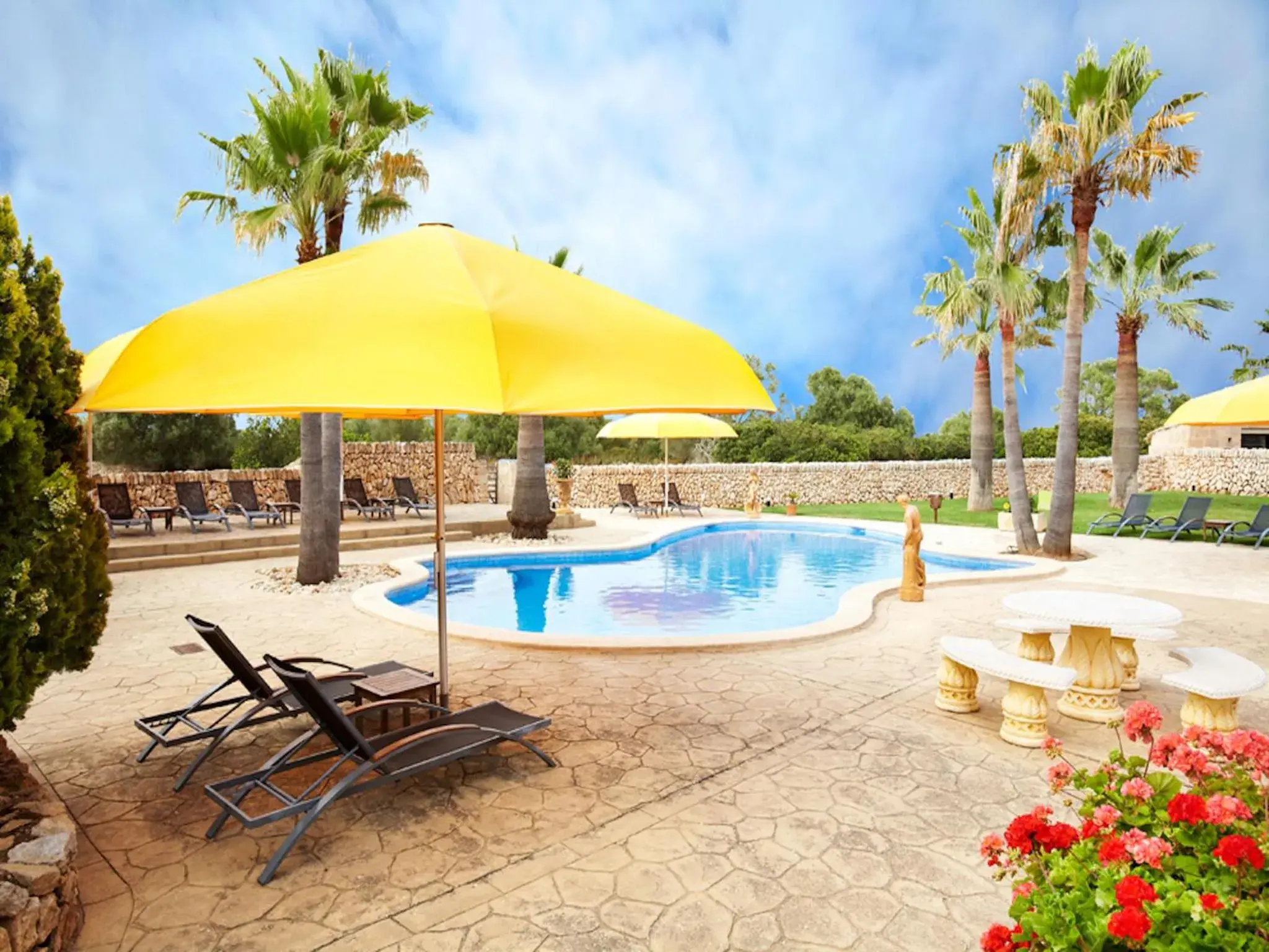 Property building in Puig de Ros d’Alt Property building in Puig de Ros d’Alt