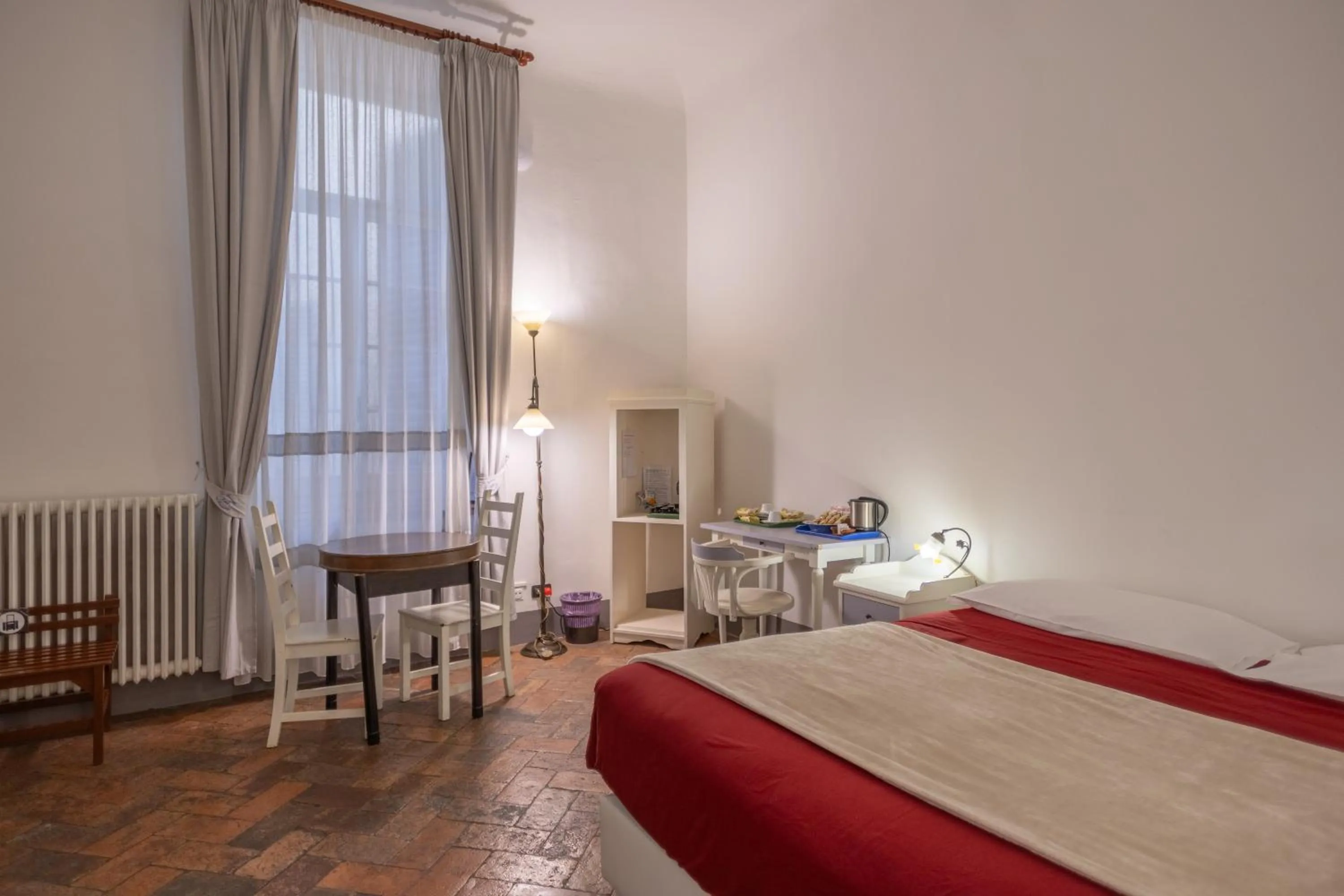 View (from property/room), Bed in La Residenza del Proconsolo