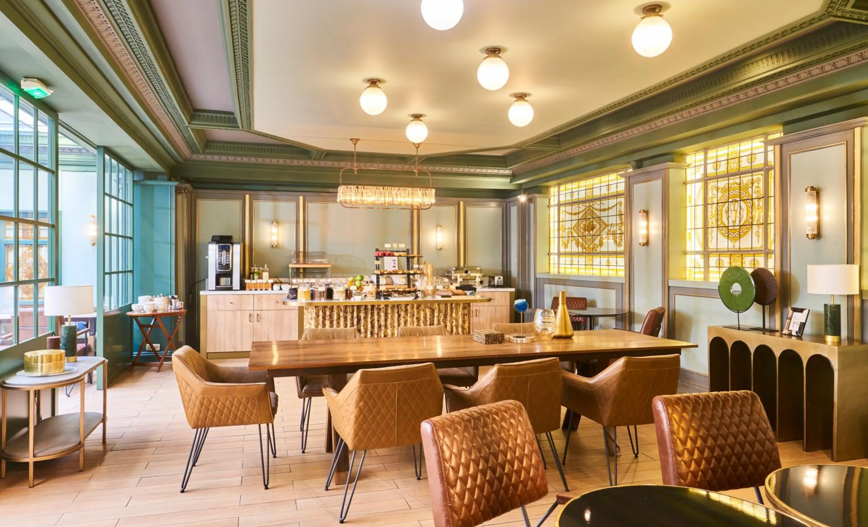 Buffet breakfast in Hotel Konti Bordeaux by HappyCulture