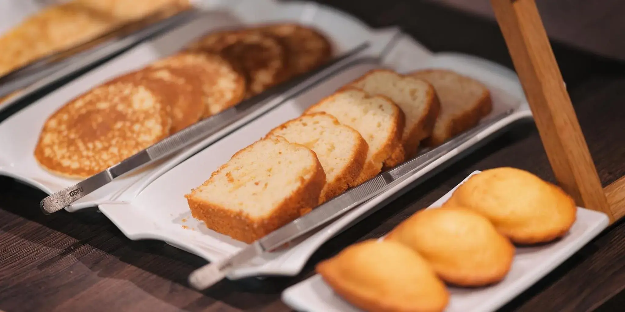 Breakfast in The Originals Boutique, Hôtel de la Paix, Brest Breakfast in The Originals Boutique, Hôtel de la Paix, Brest