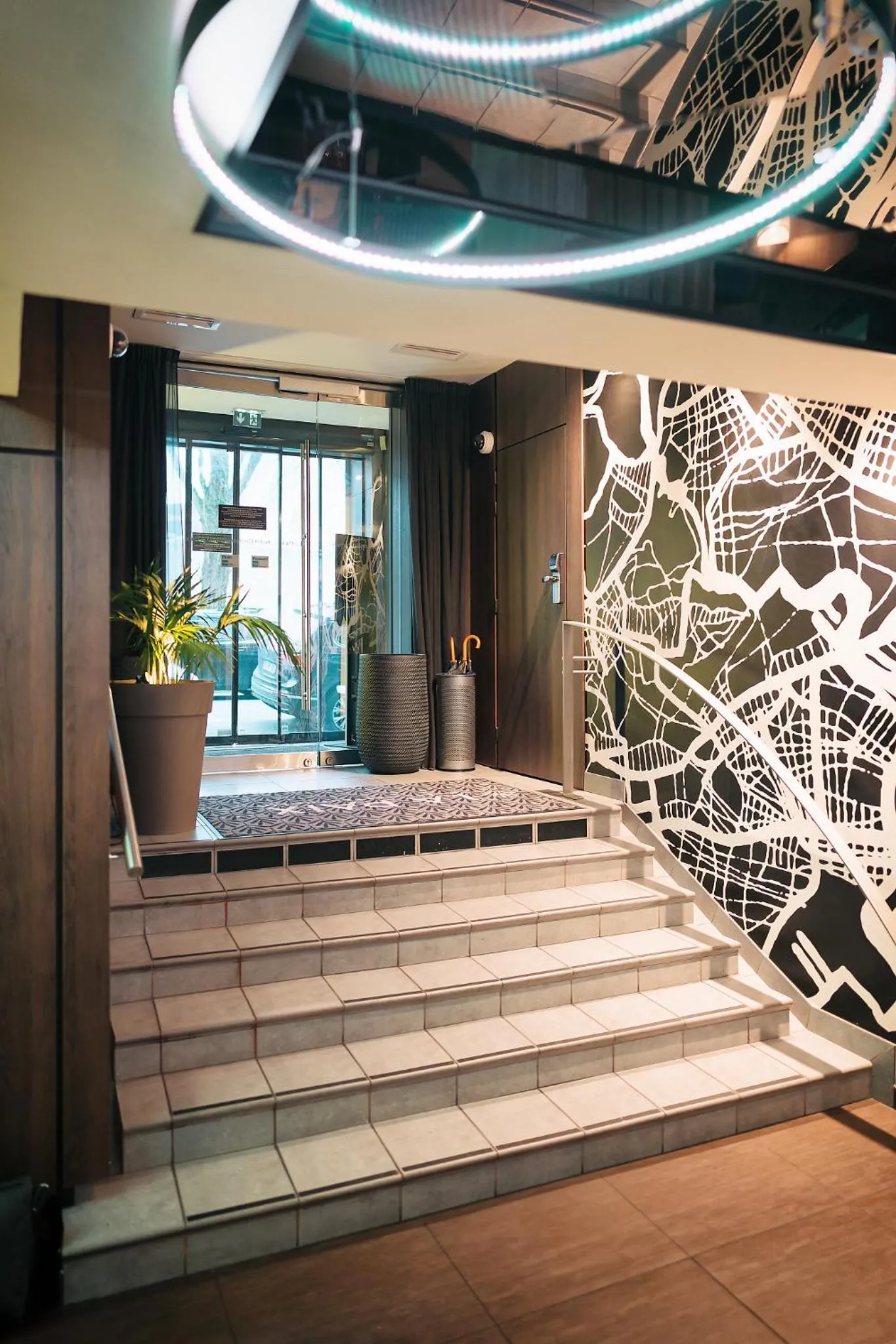 Lobby or reception in The Originals Boutique, Hôtel de la Paix, Brest