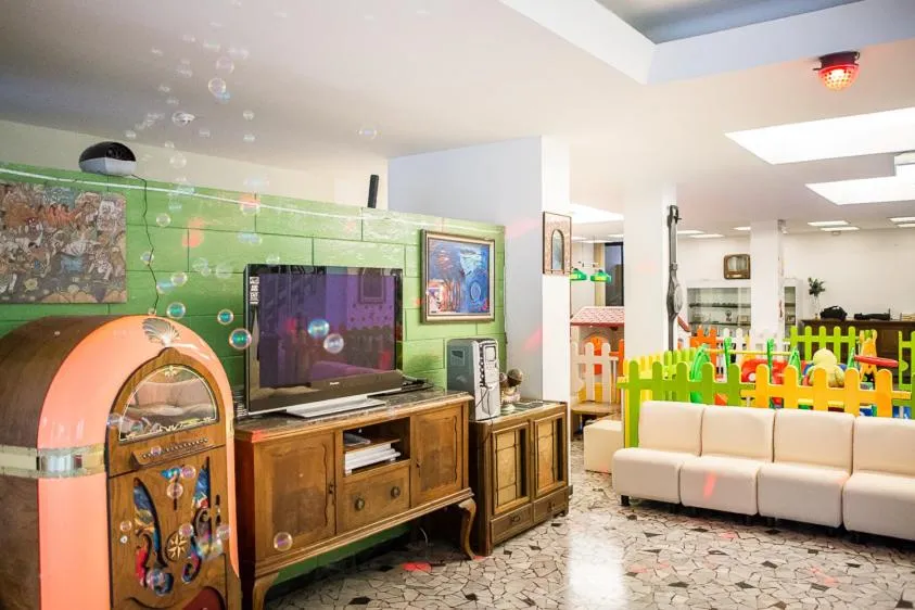 Communal lounge/ TV room in Residence Margherita