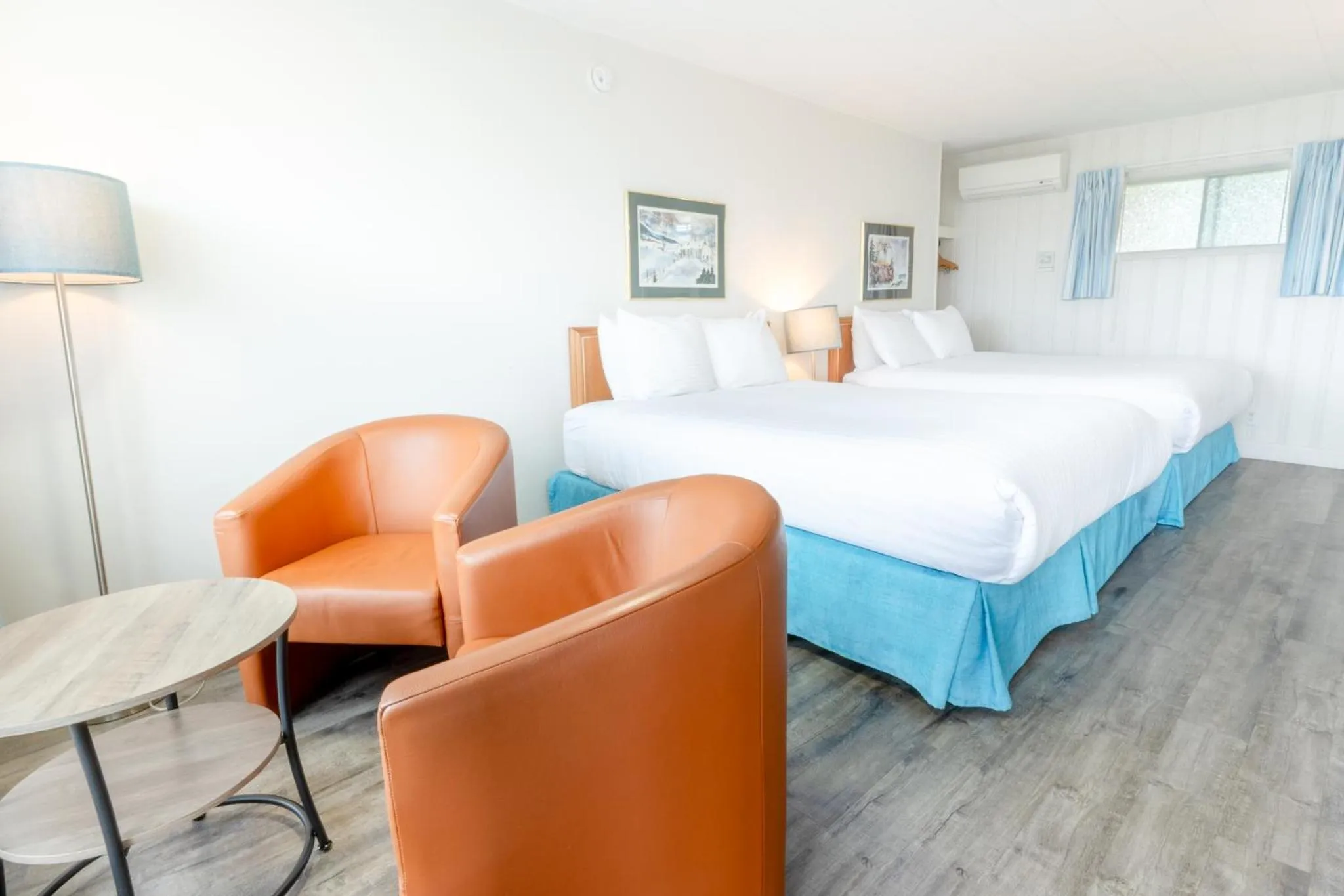 Photo of the whole room, Bed in Riotel Perce