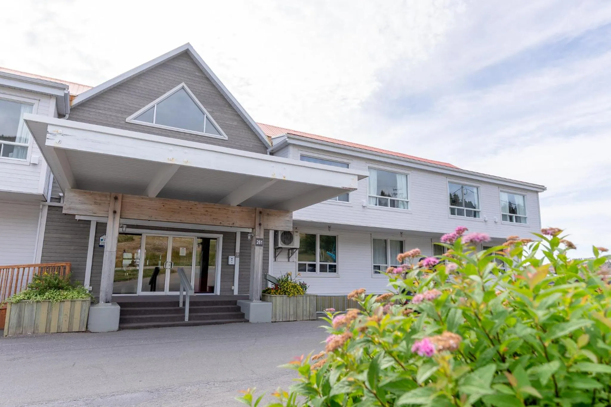 Property building in Riotel Perce