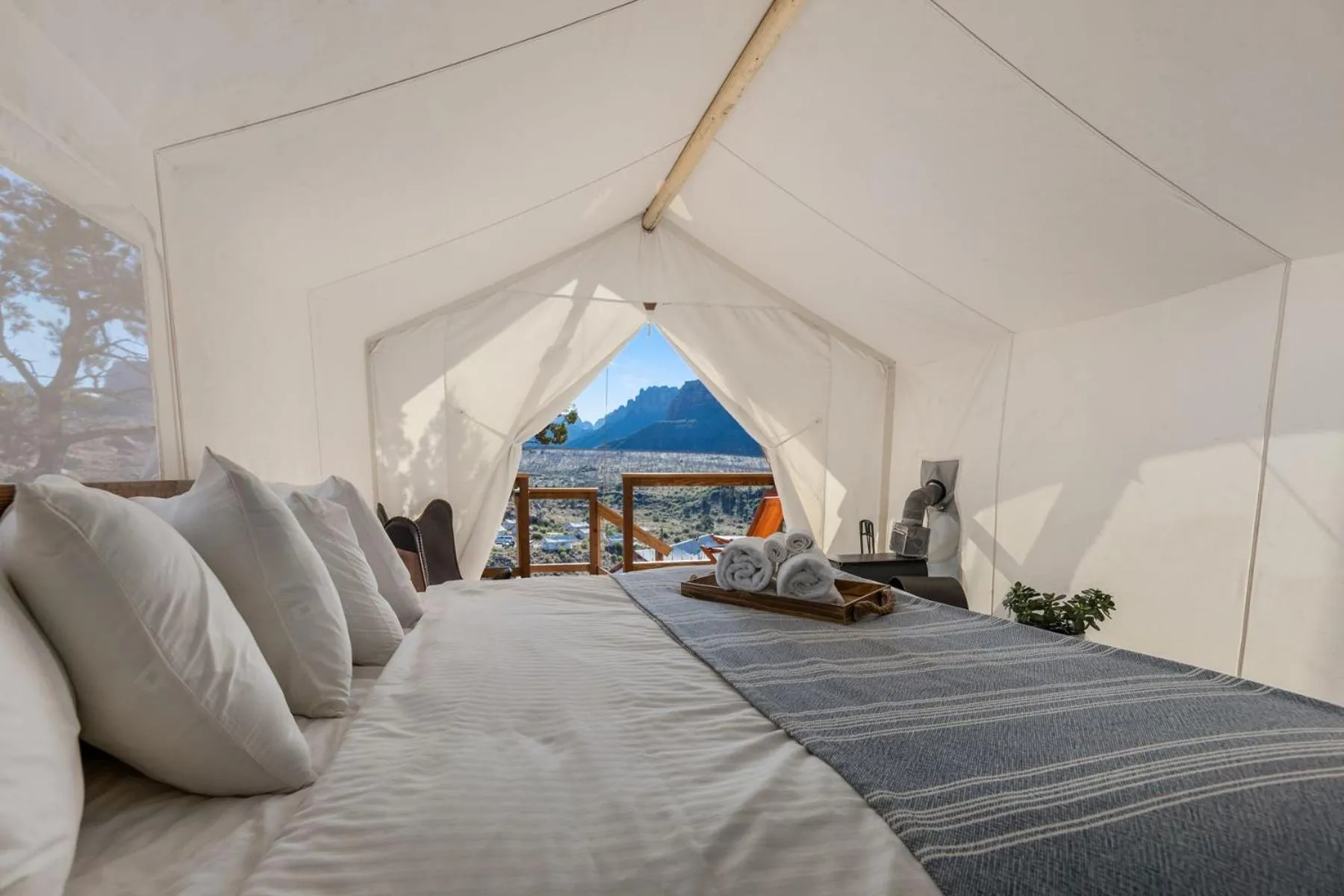 Bed in Under Canvas Zion