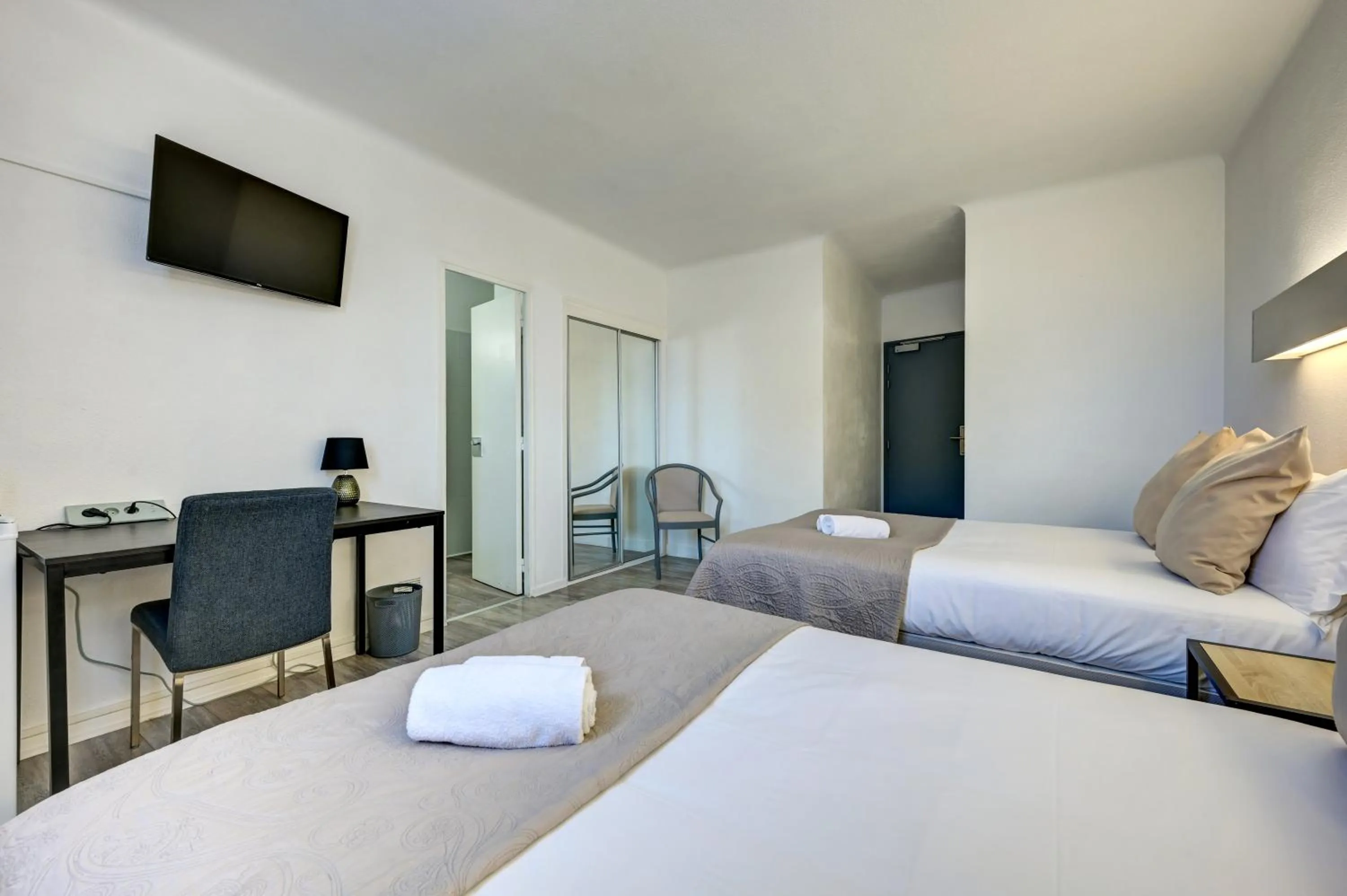 Bedroom, Bed in Logis Hôtel La Bastide d'Entraigues