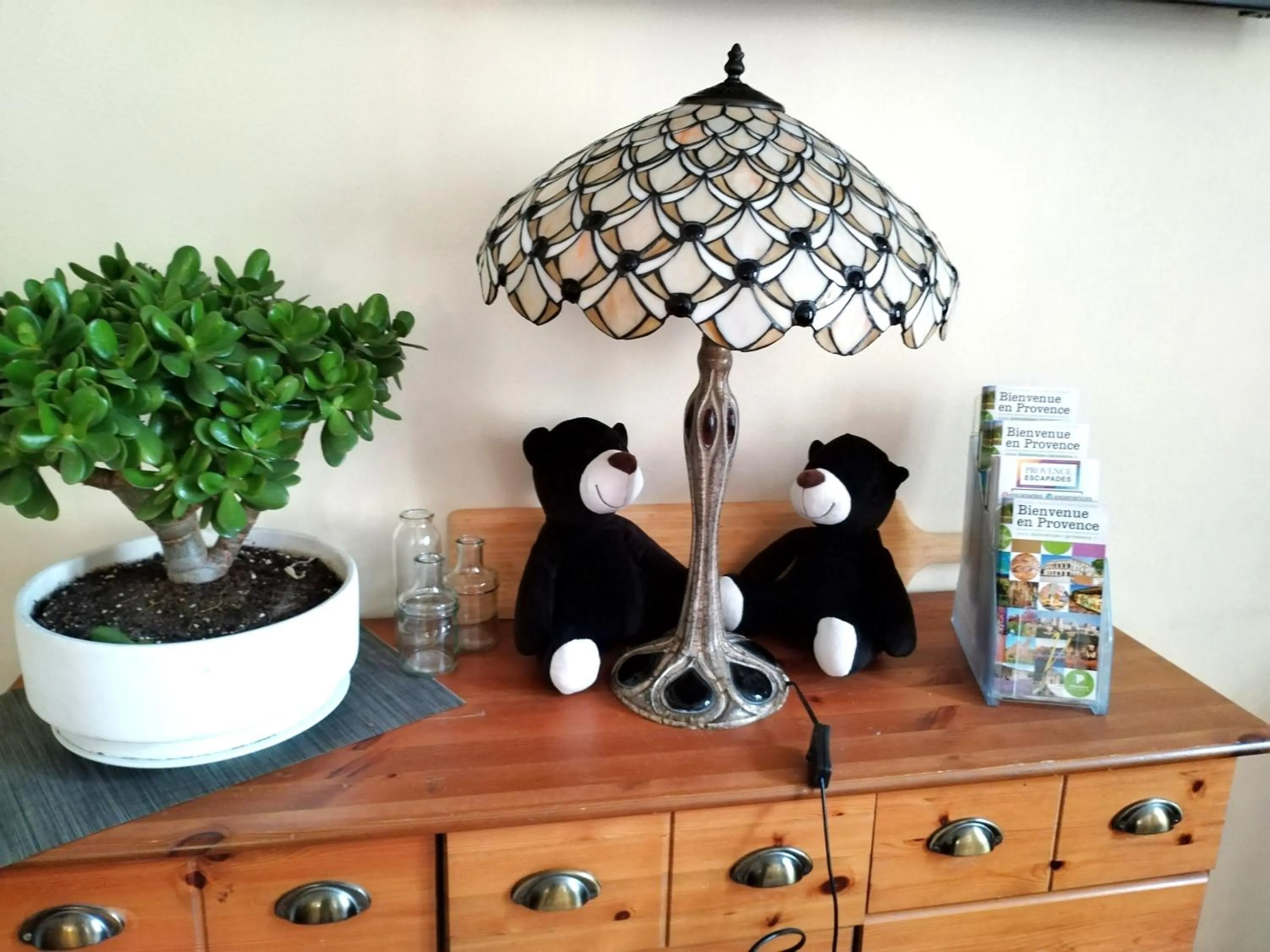 Lobby or reception in Logis Hôtel La Bastide d'Entraigues