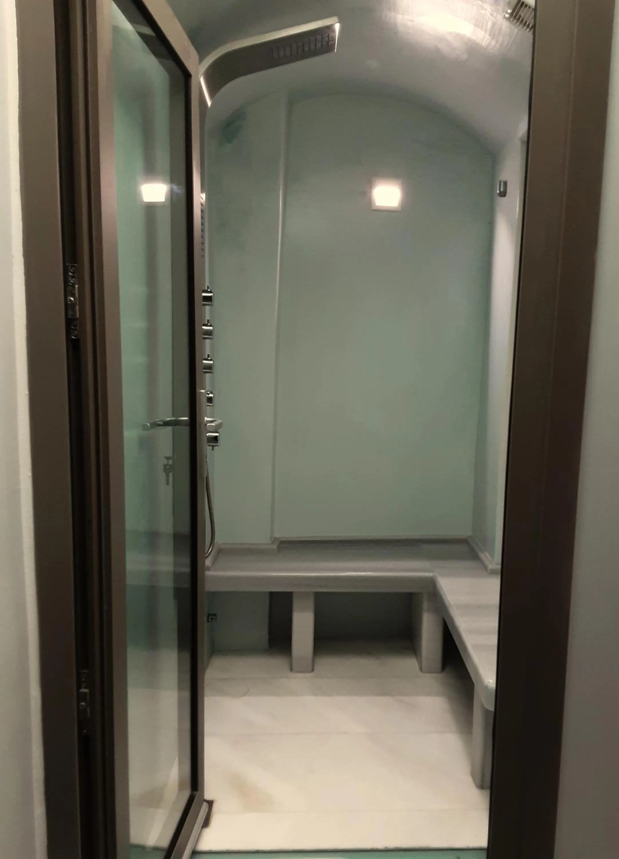 Shower in Hamam Oriental Suites