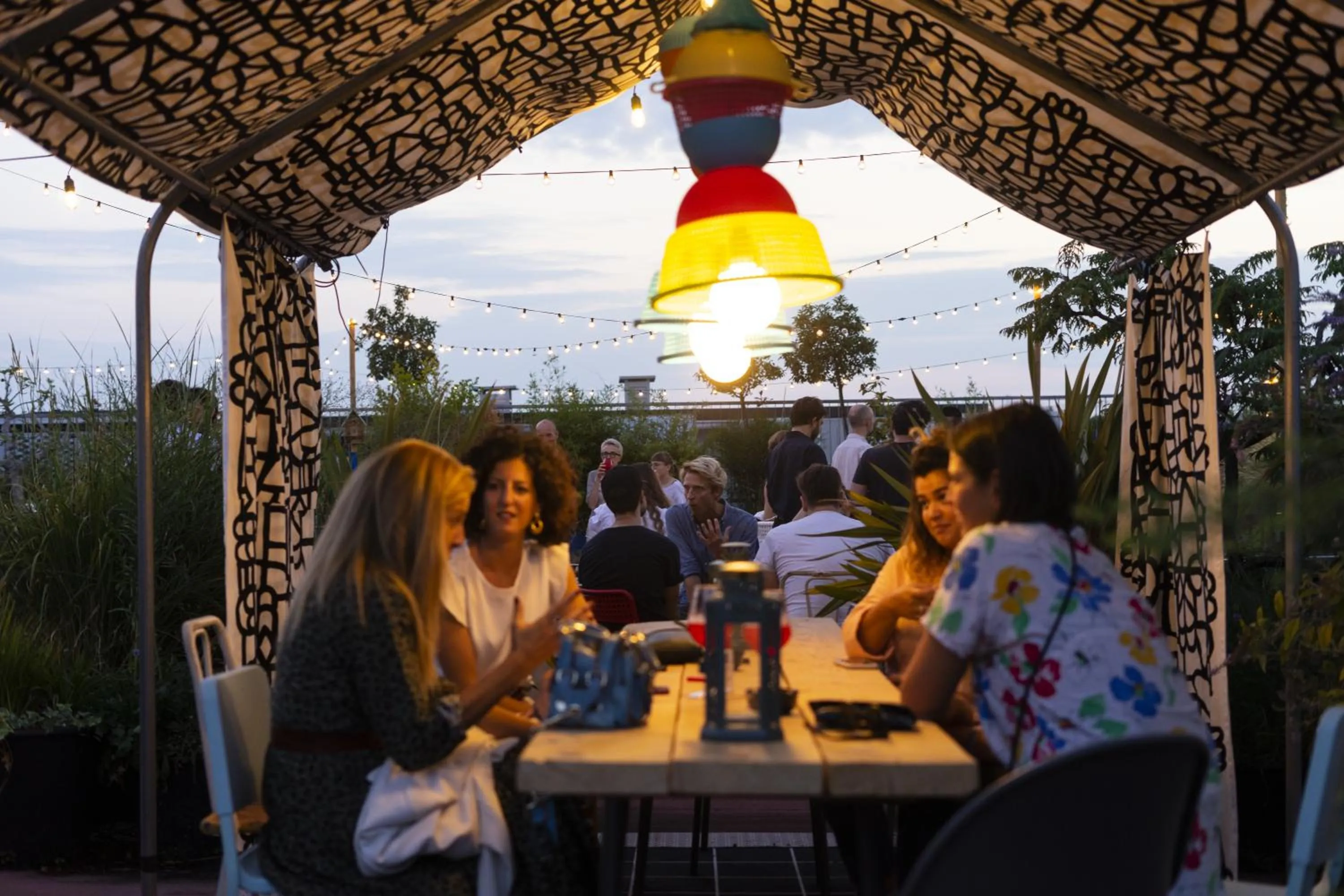 Restaurant/places to eat in casaBASE