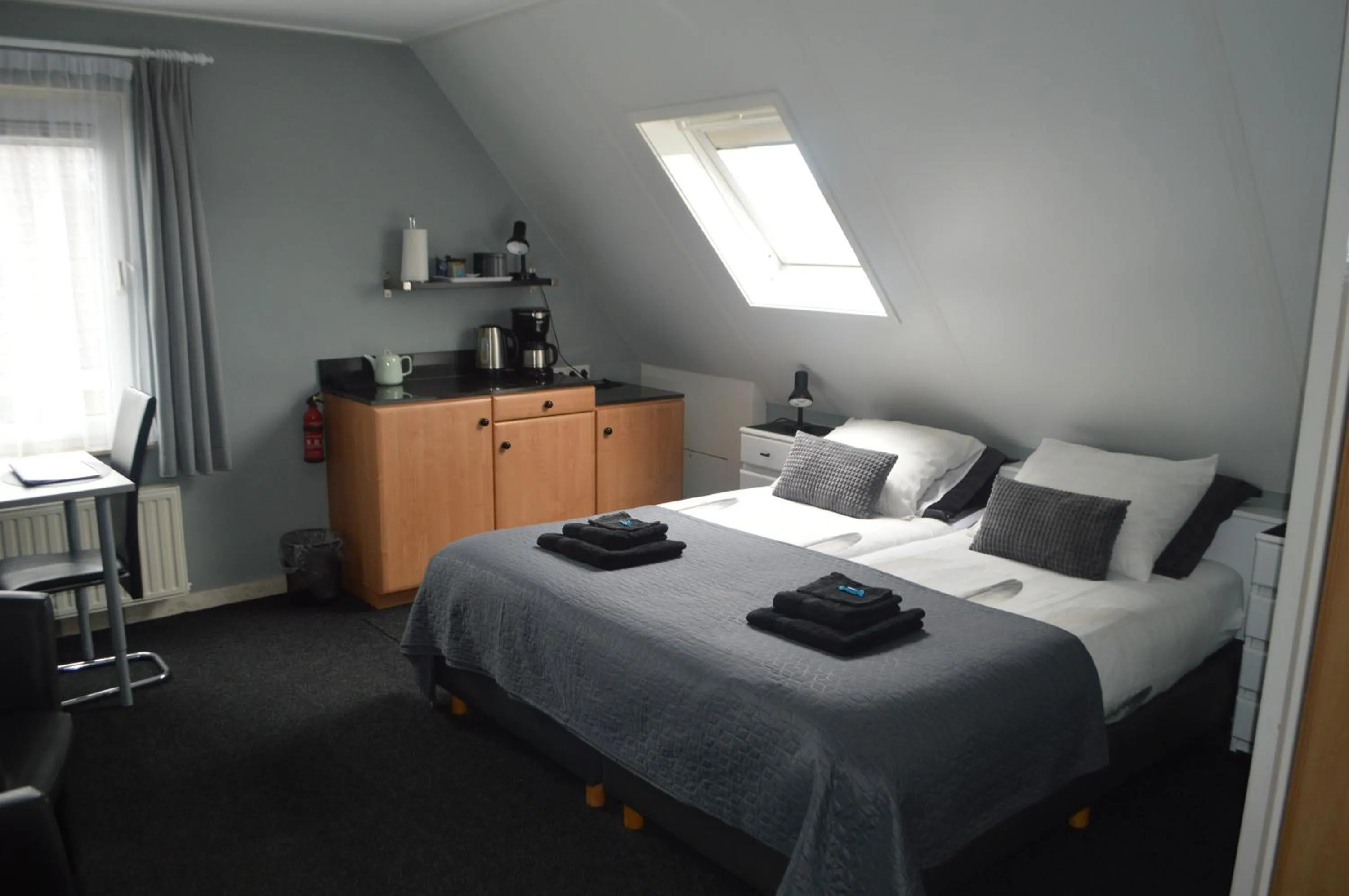 Twin Room with Private Bathroom - single occupancy in Effe-Zoutelande