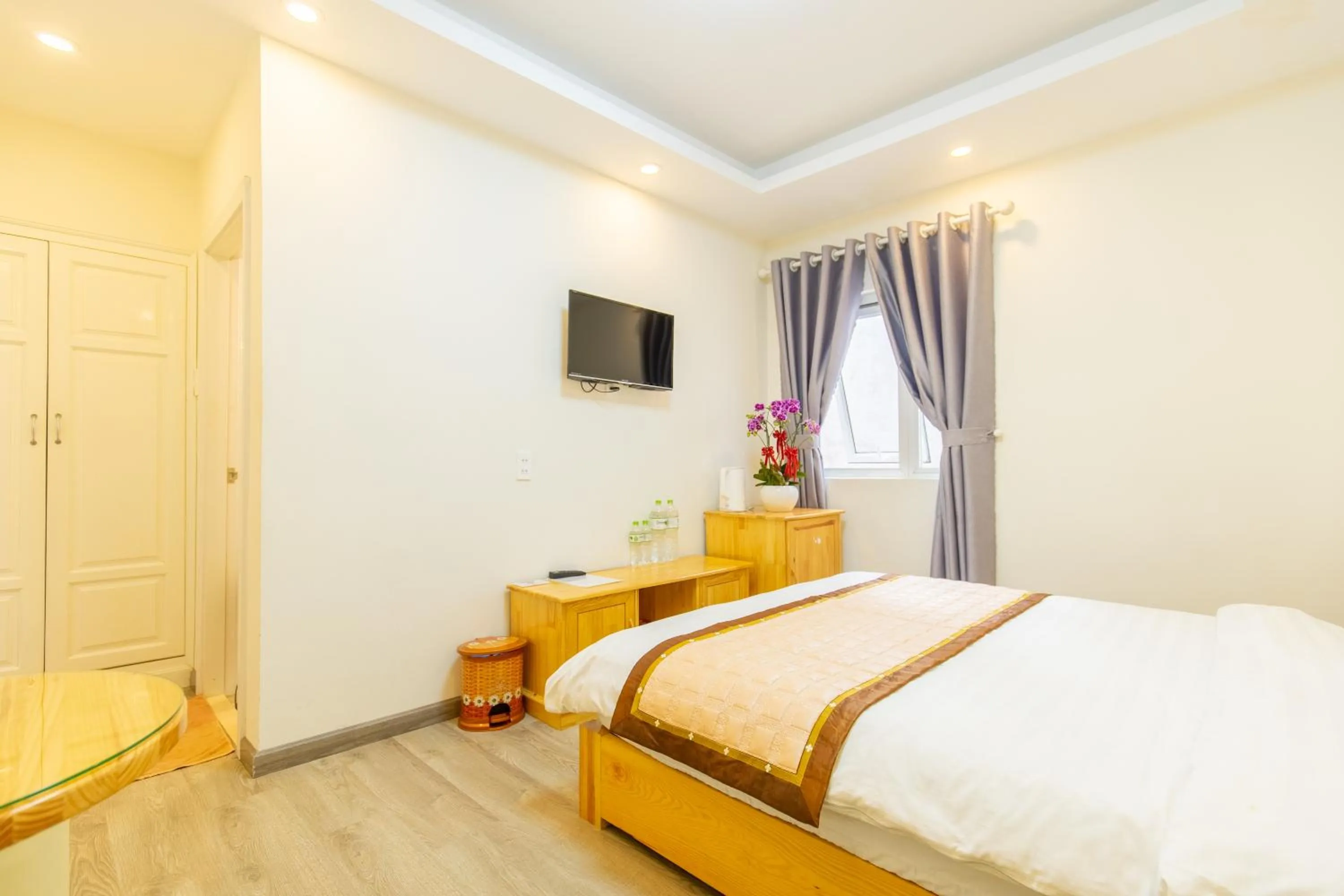 Bed in The Grace Hotel