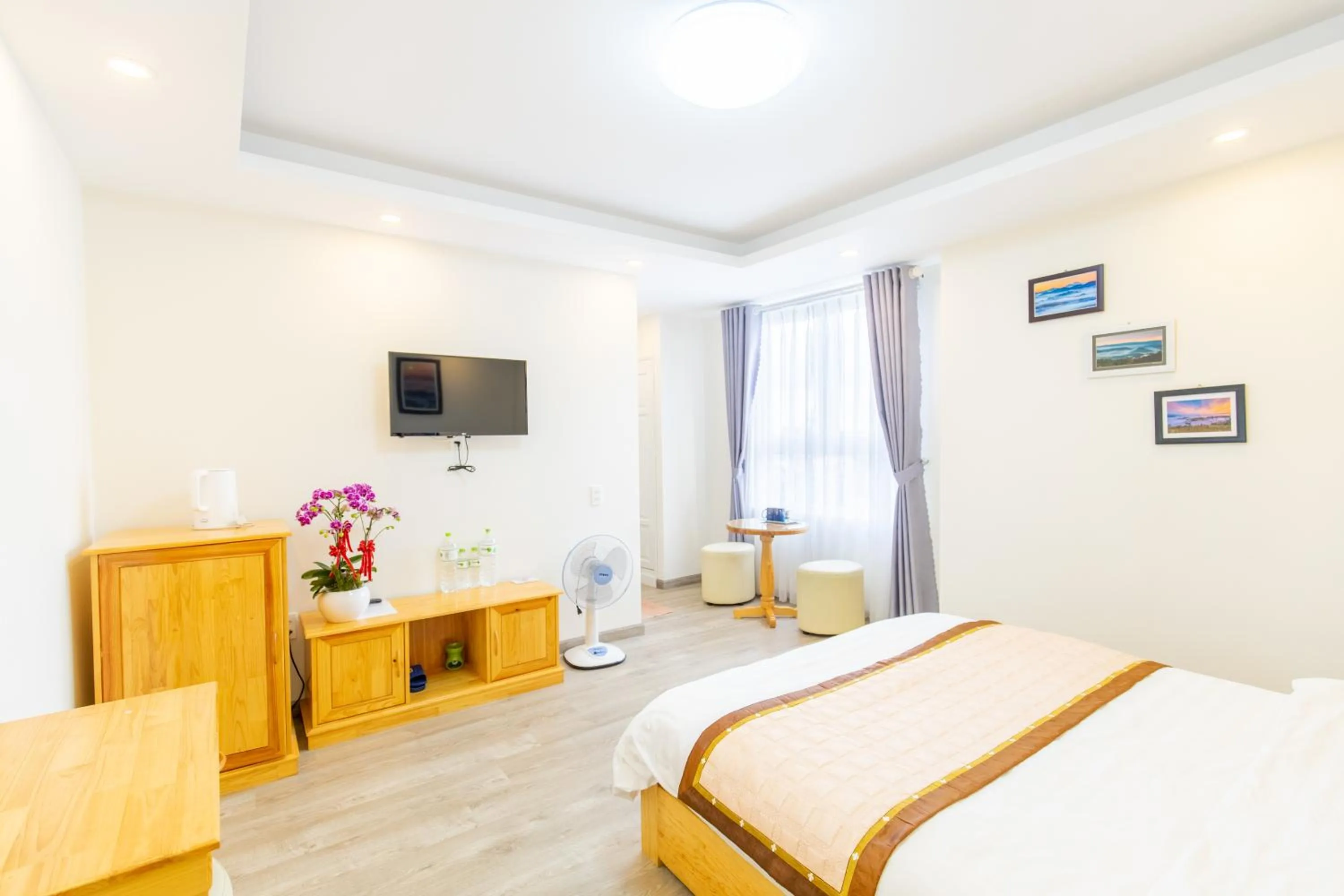 Bed in The Grace Hotel