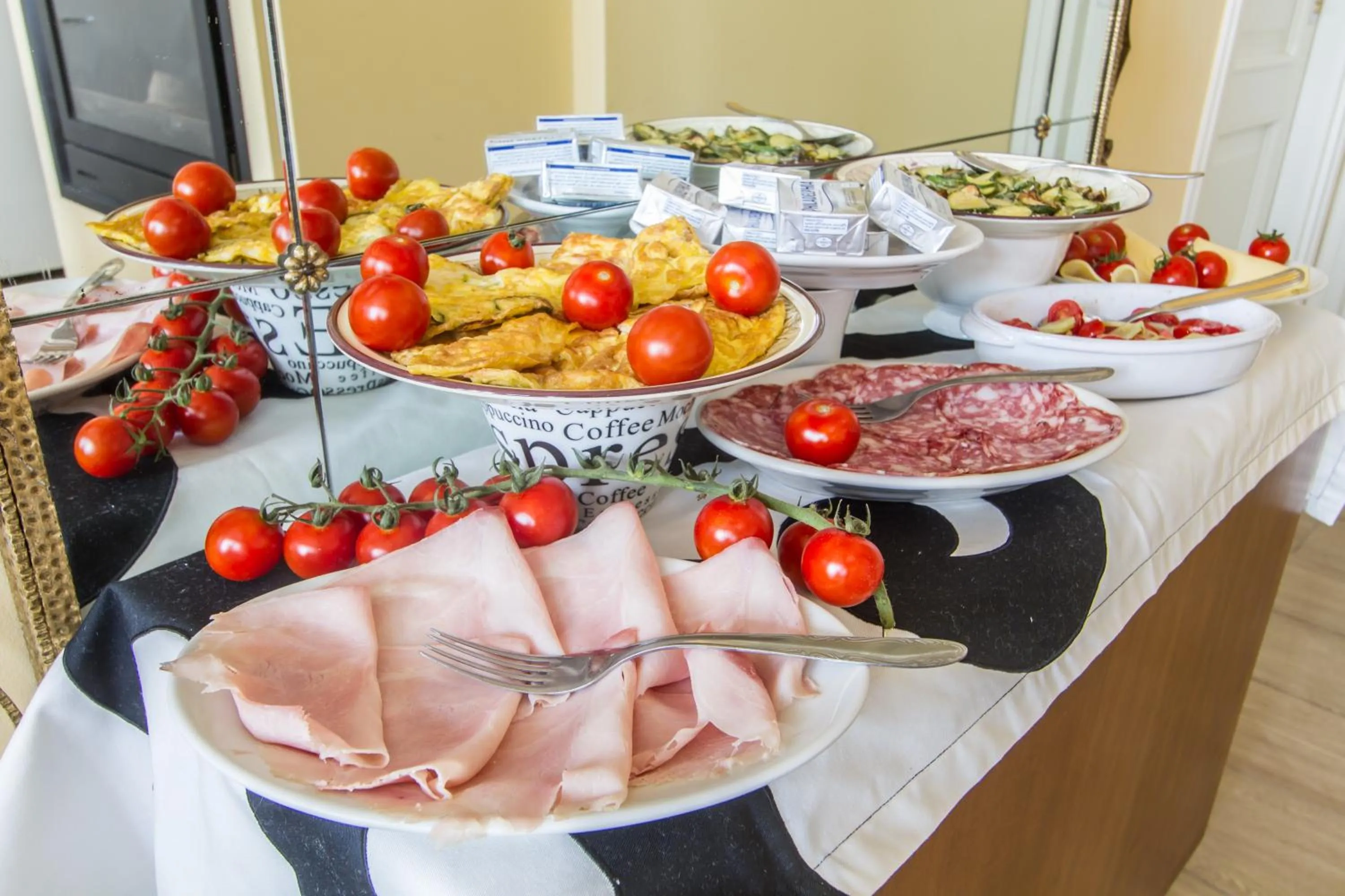 Buffet breakfast in B&B Antico Cortile