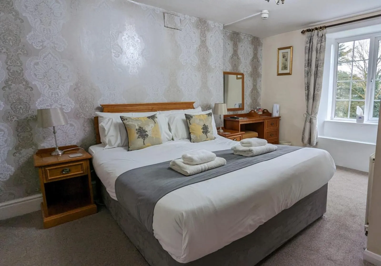 Photo of the whole room, Bed in East Ayton Lodge Hotel, Scarborough