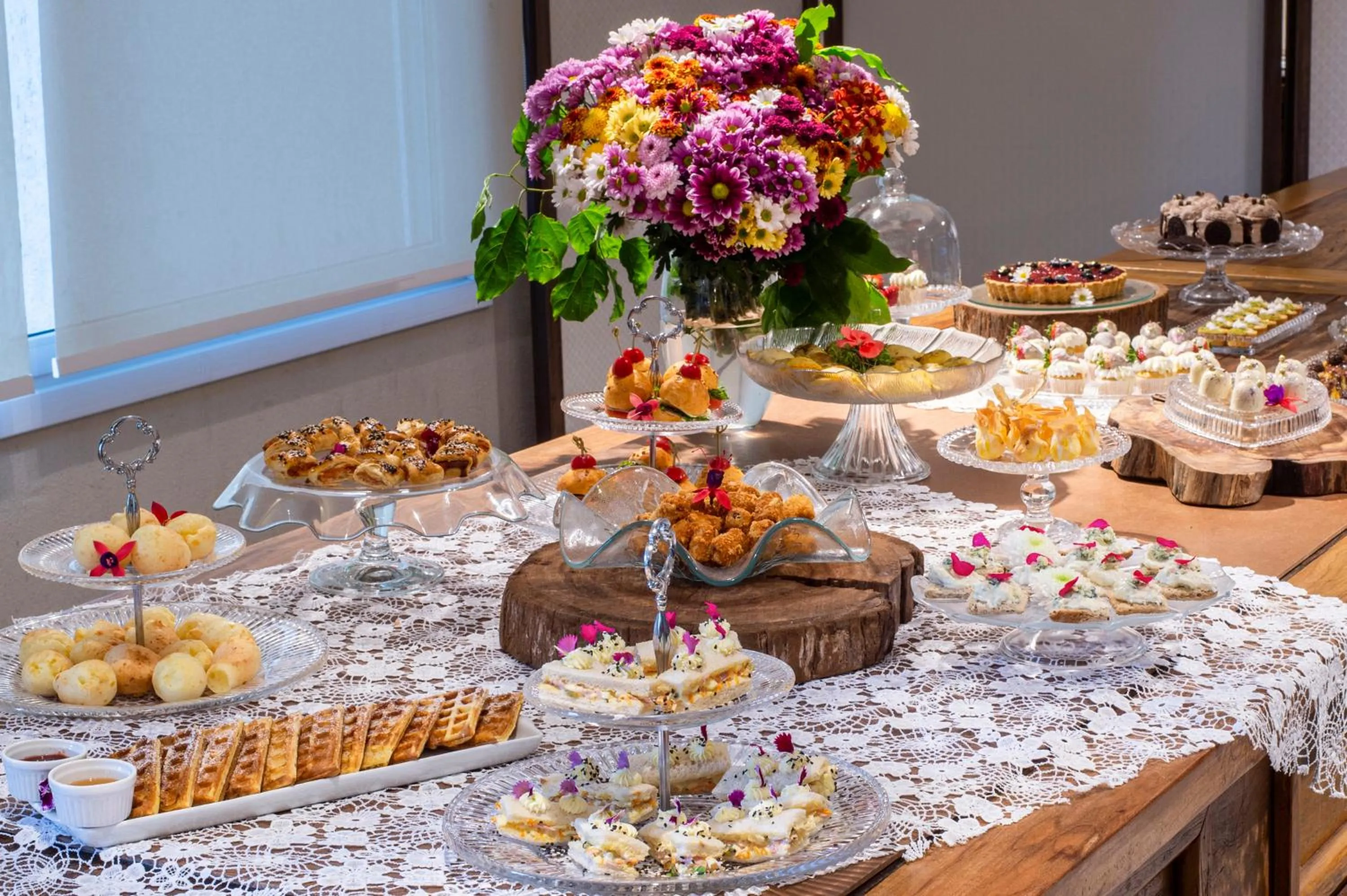 English/Irish breakfast in Hotel Refugio da Montanha