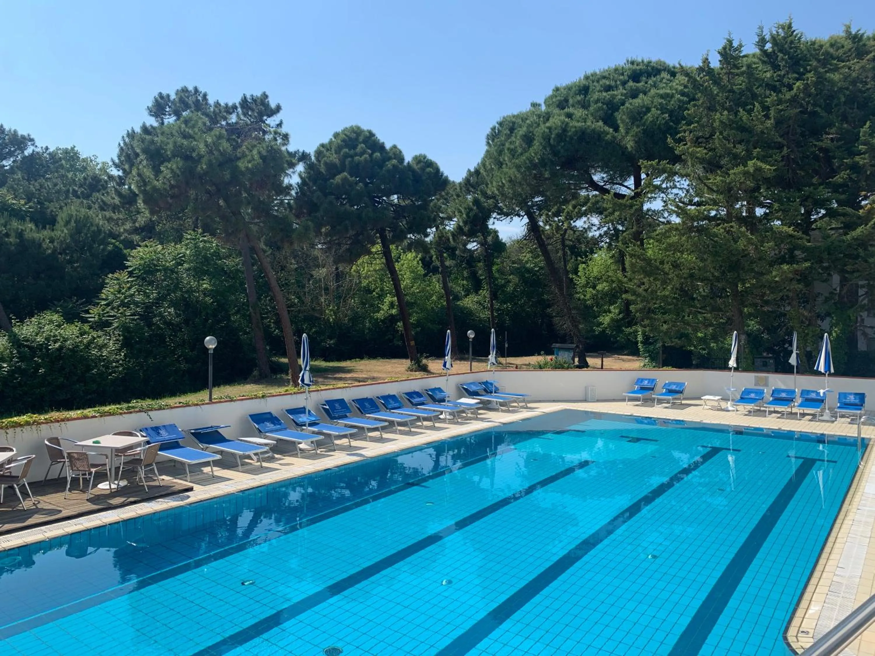 Swimming pool in G&D Hotel Deanna Pool&Brunch