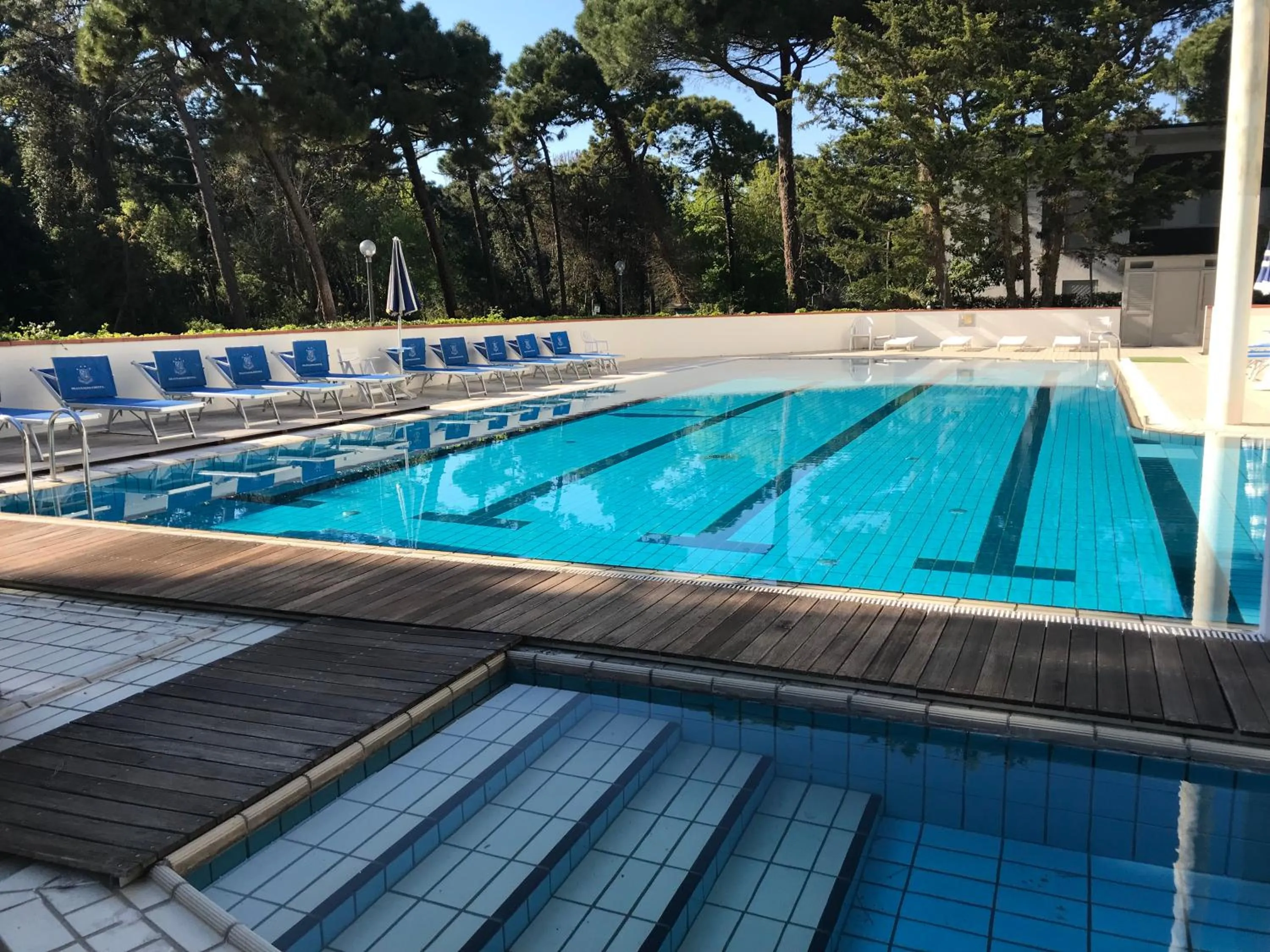 Swimming pool in G&D Hotel Deanna Pool&Brunch