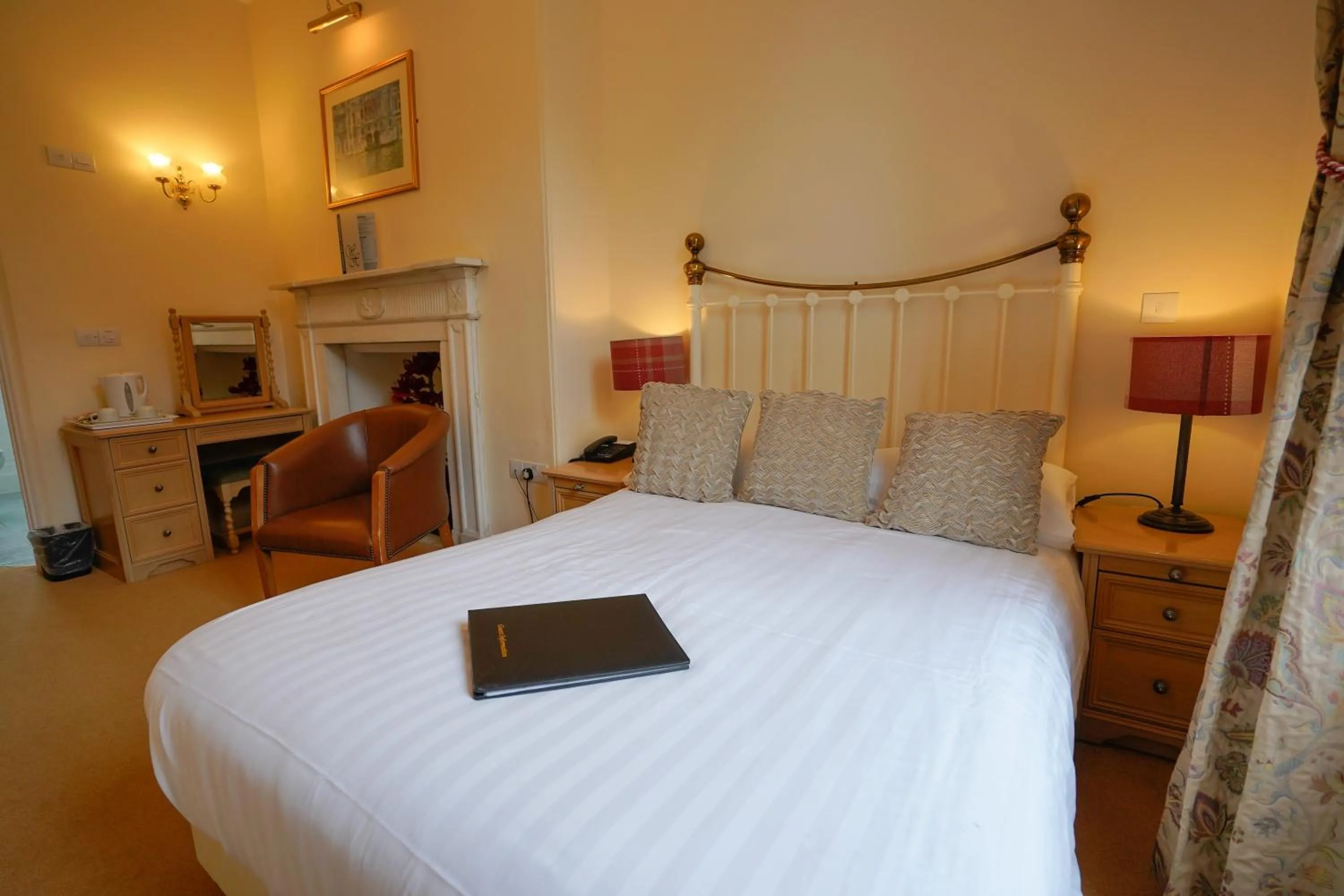 Bed in Waveney House Hotel