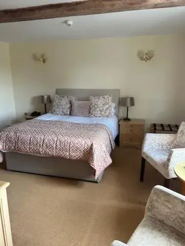 Deluxe Double Room - single occupancy in Waveney House Hotel Deluxe Double Room - single occupancy in Waveney House Hotel