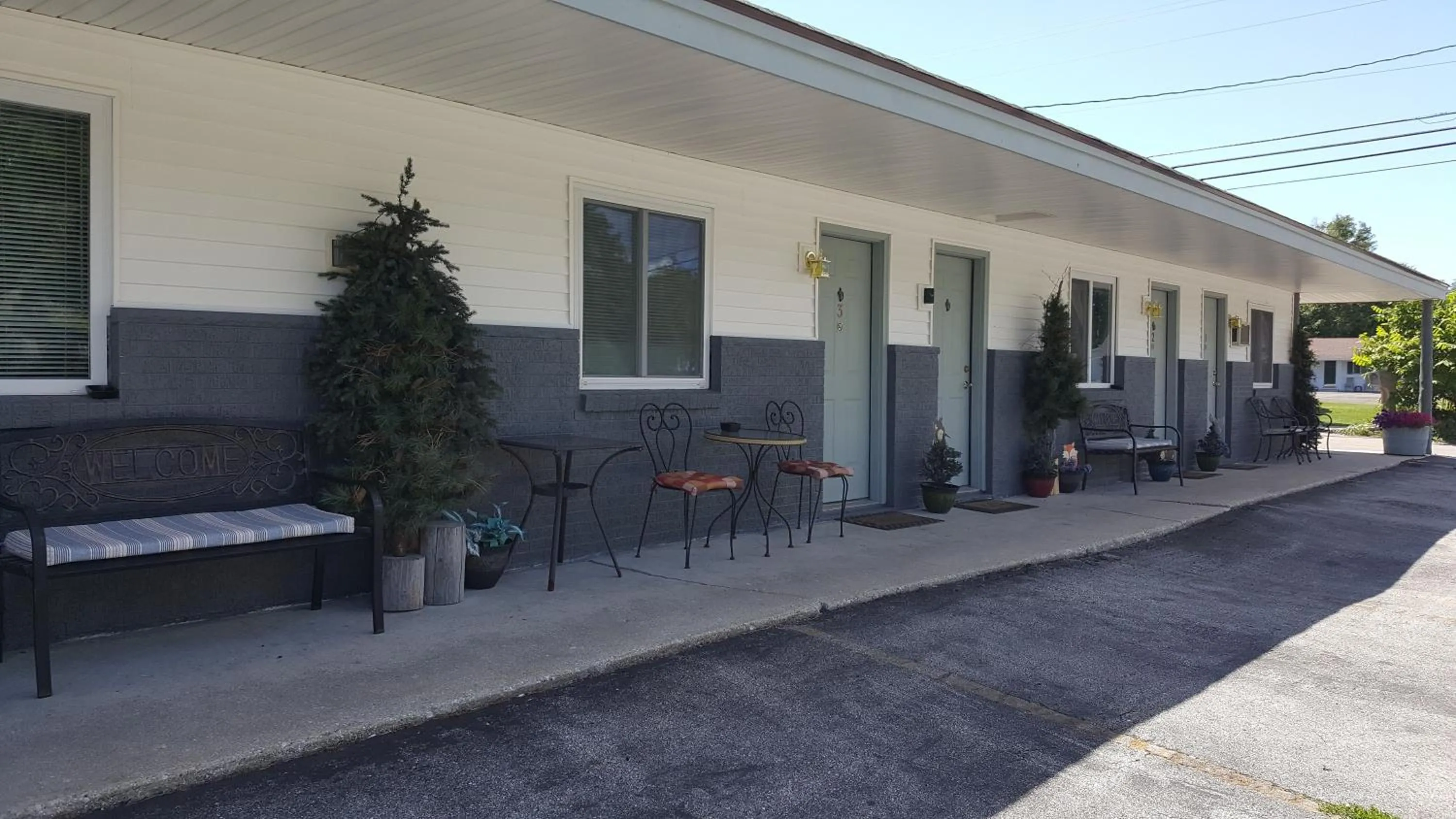 Bear Cove Inn
