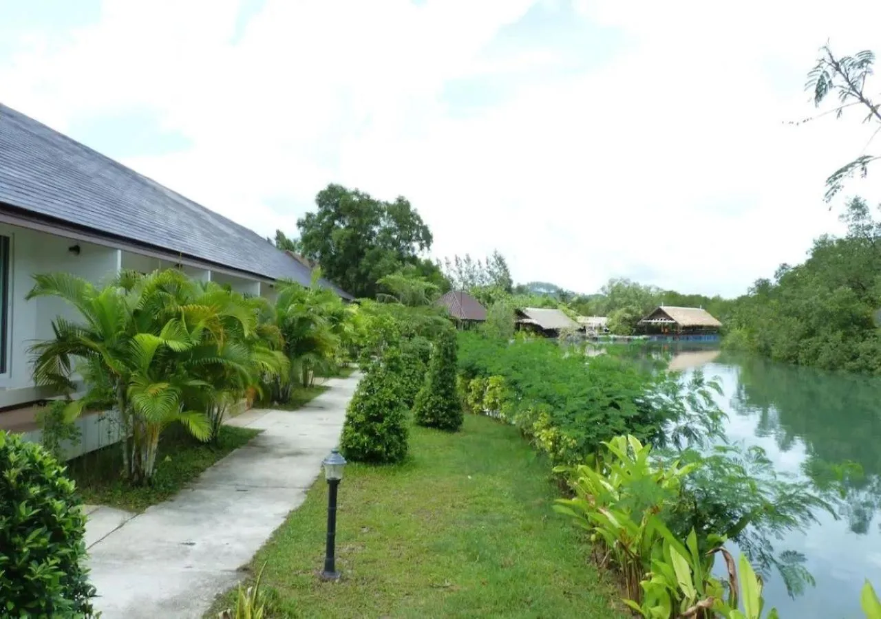 Garden in Chaiyo Resort