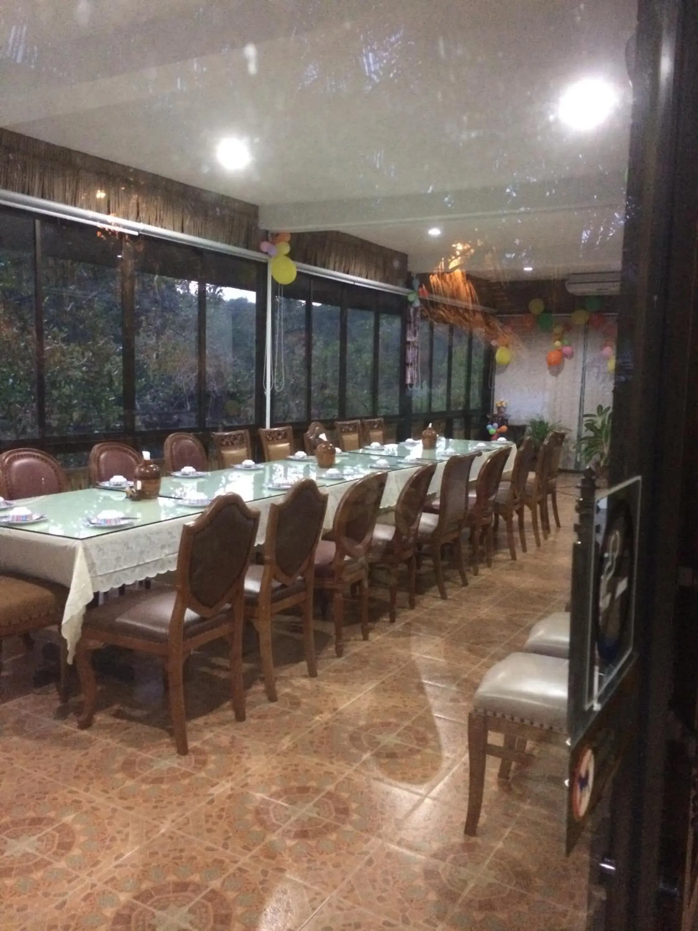 Restaurant/places to eat in Chaiyo Resort Restaurant/places to eat in Chaiyo Resort