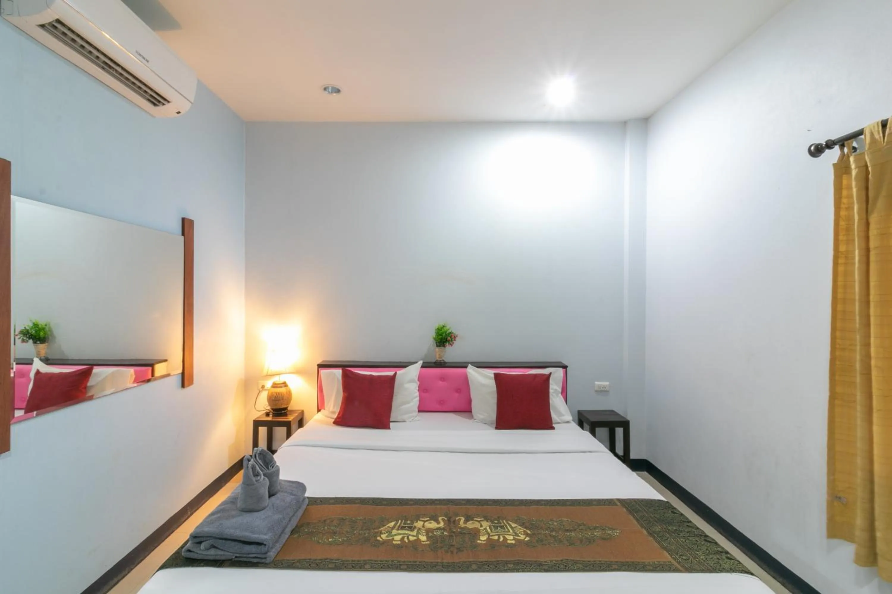 Bed in Chaiyo Resort