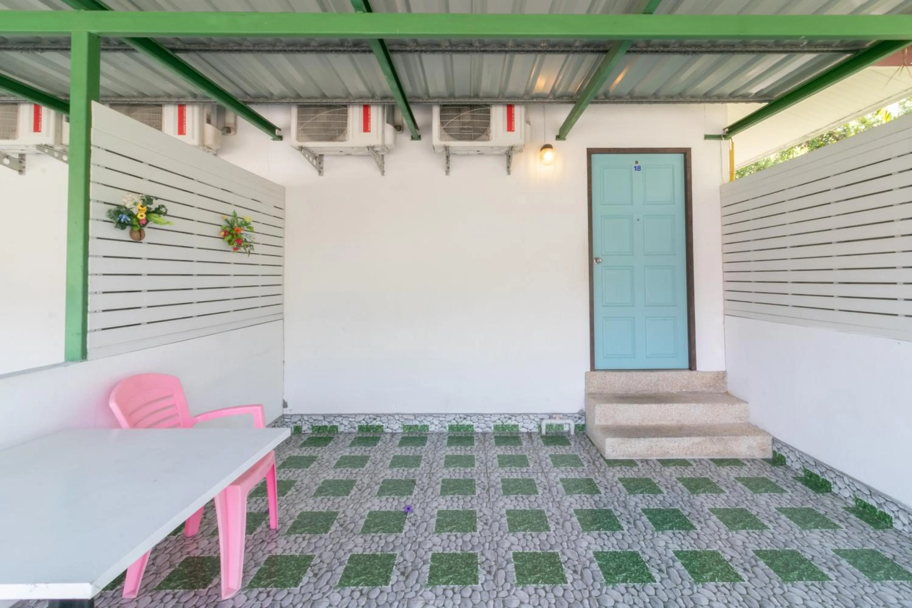 Facade/entrance in Chaiyo Resort