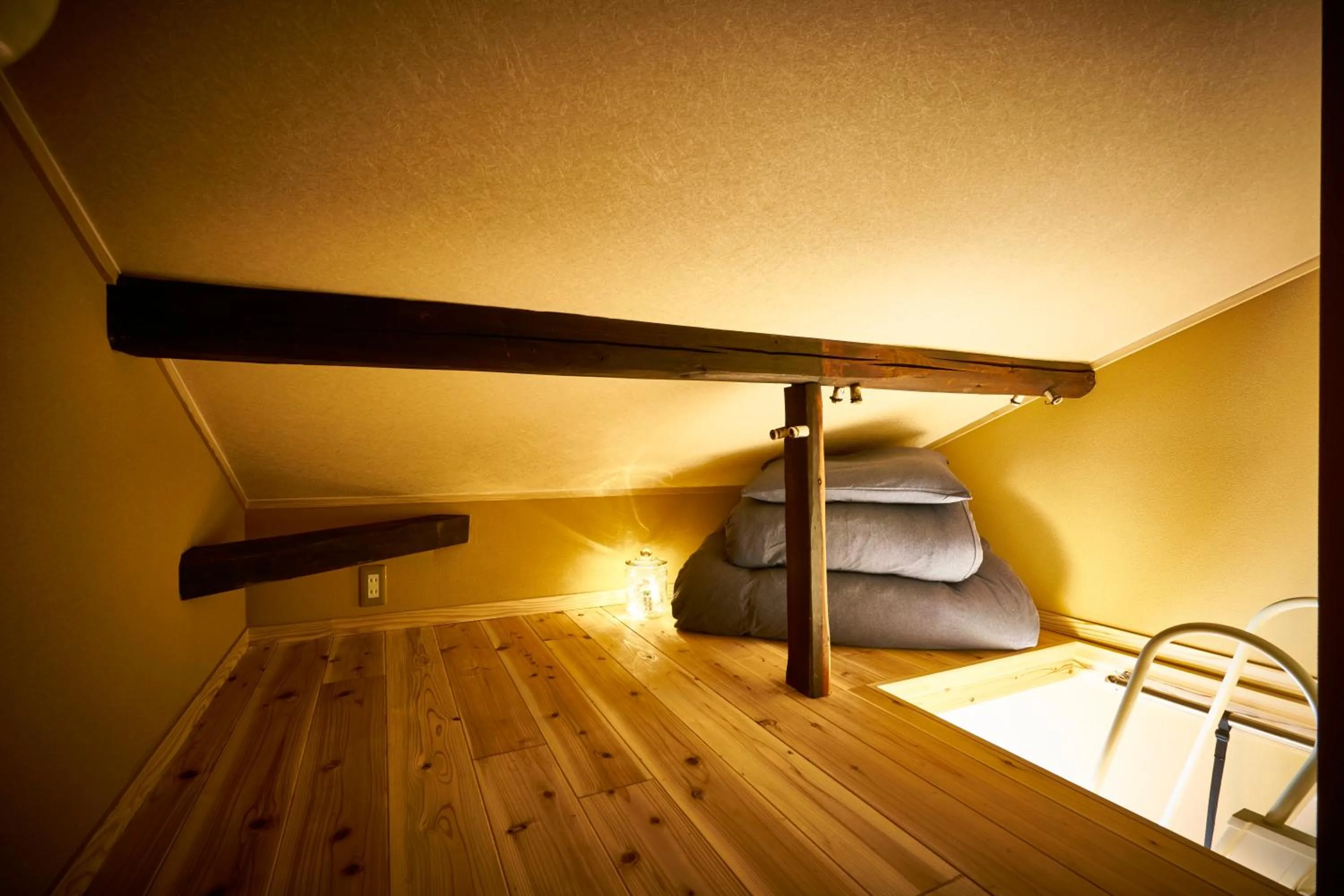 Photo of the whole room in Mibuan