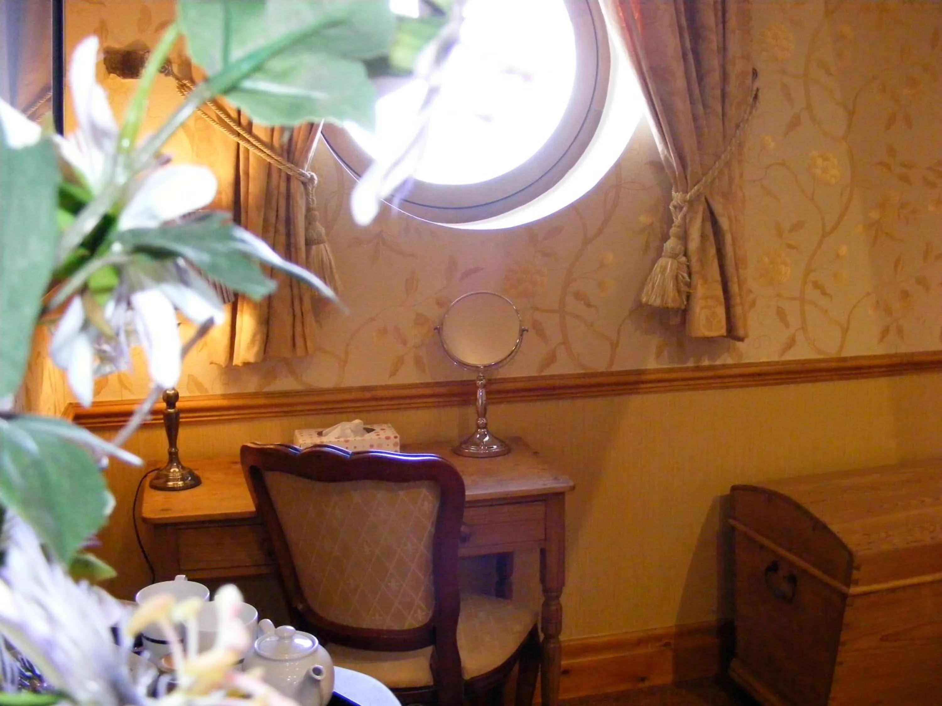 Bedroom in The Dog and Partridge