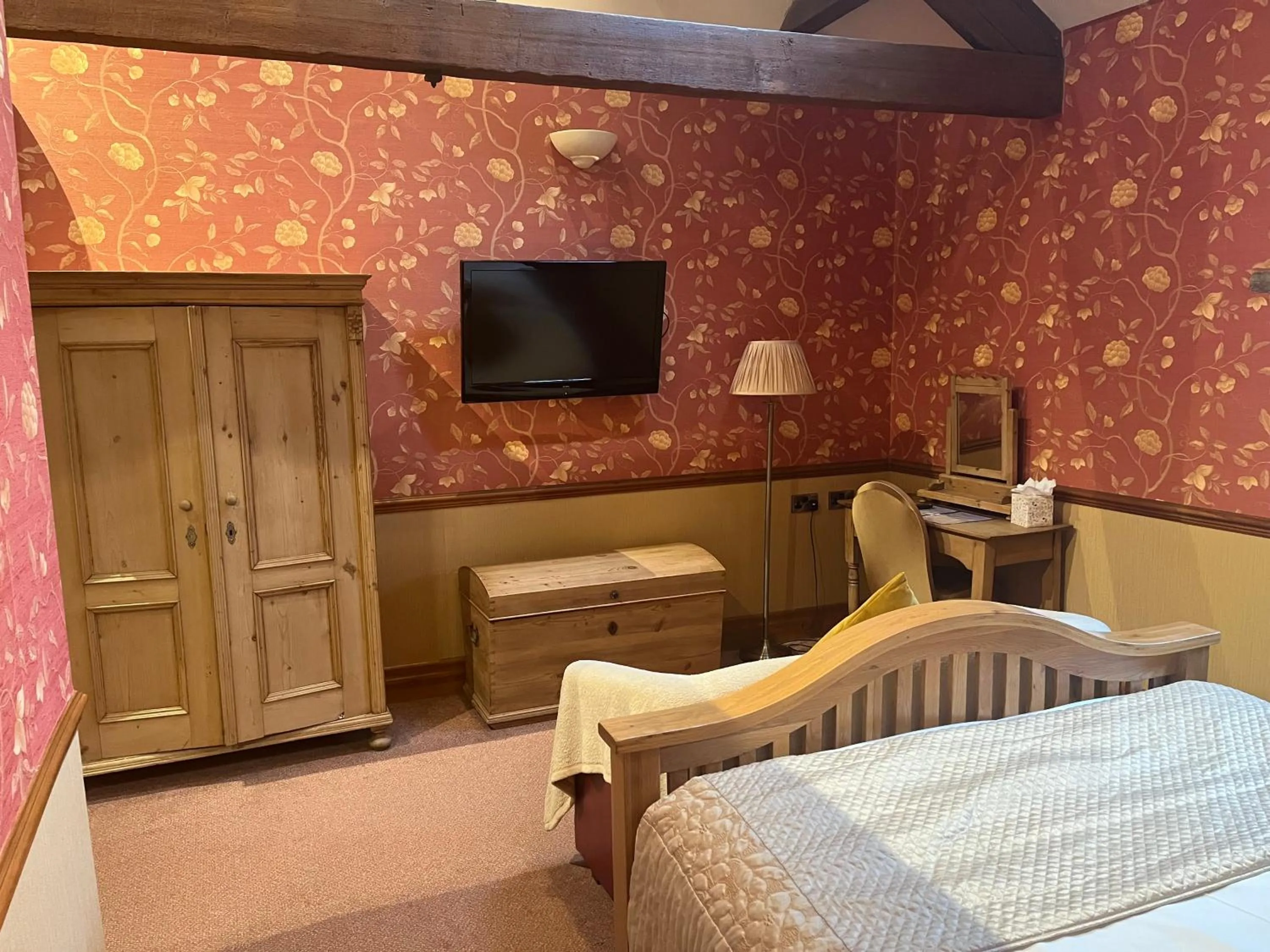 TV and multimedia, Bed in The Dog and Partridge