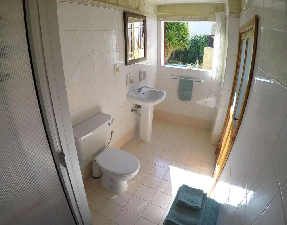 Bathroom in Shanti Ghar Gozo
