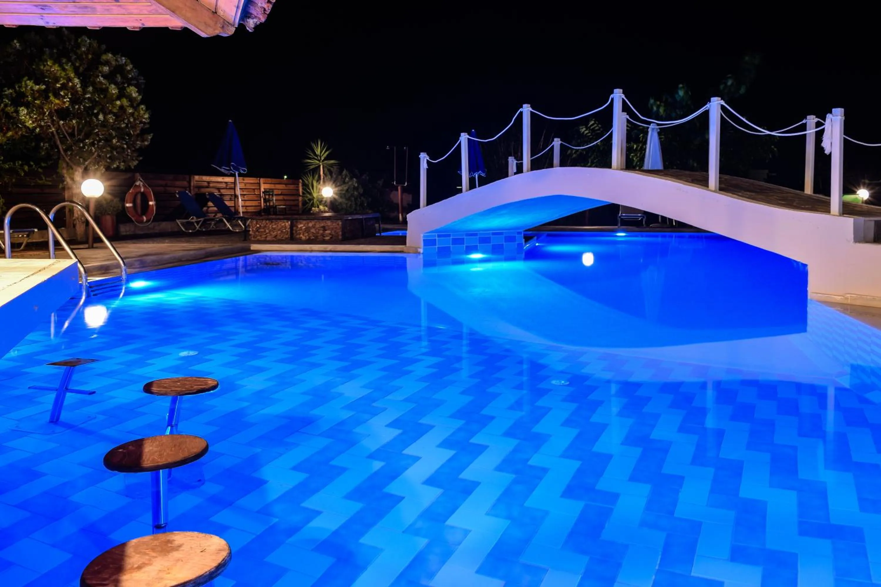 Swimming pool in Dias