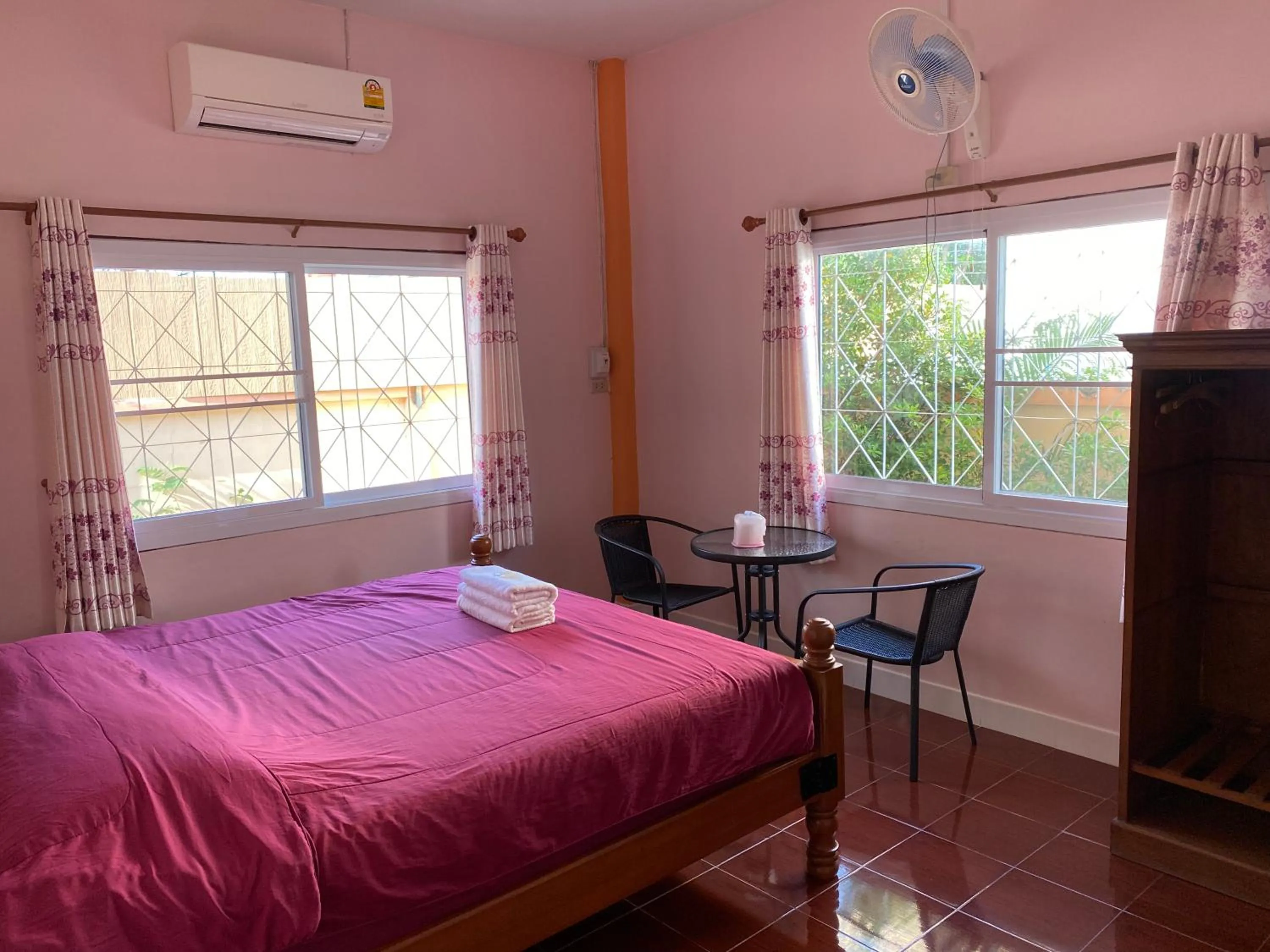 Family in Baan Suan Palm Resort