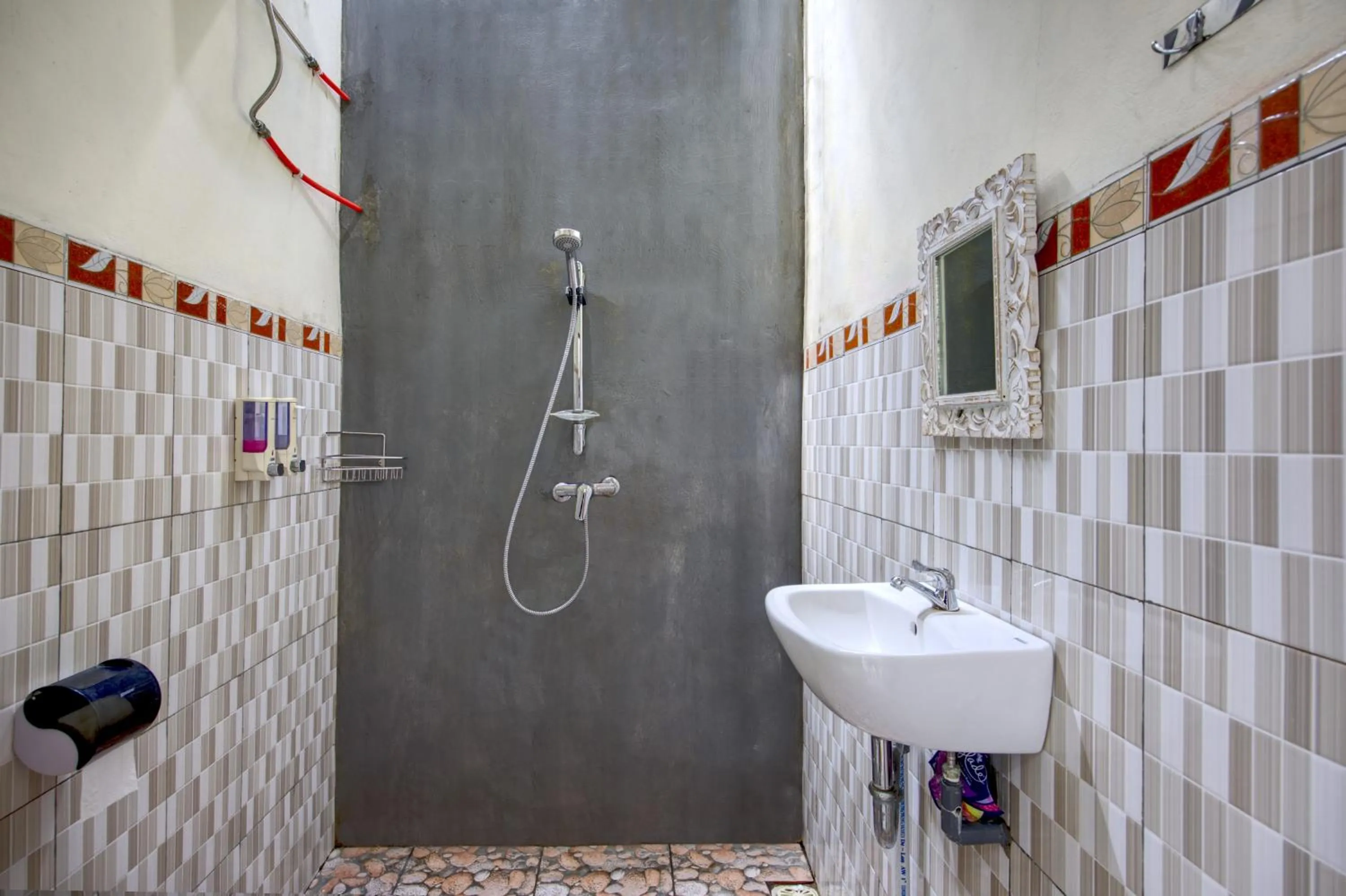 Shower in Ari La Casa