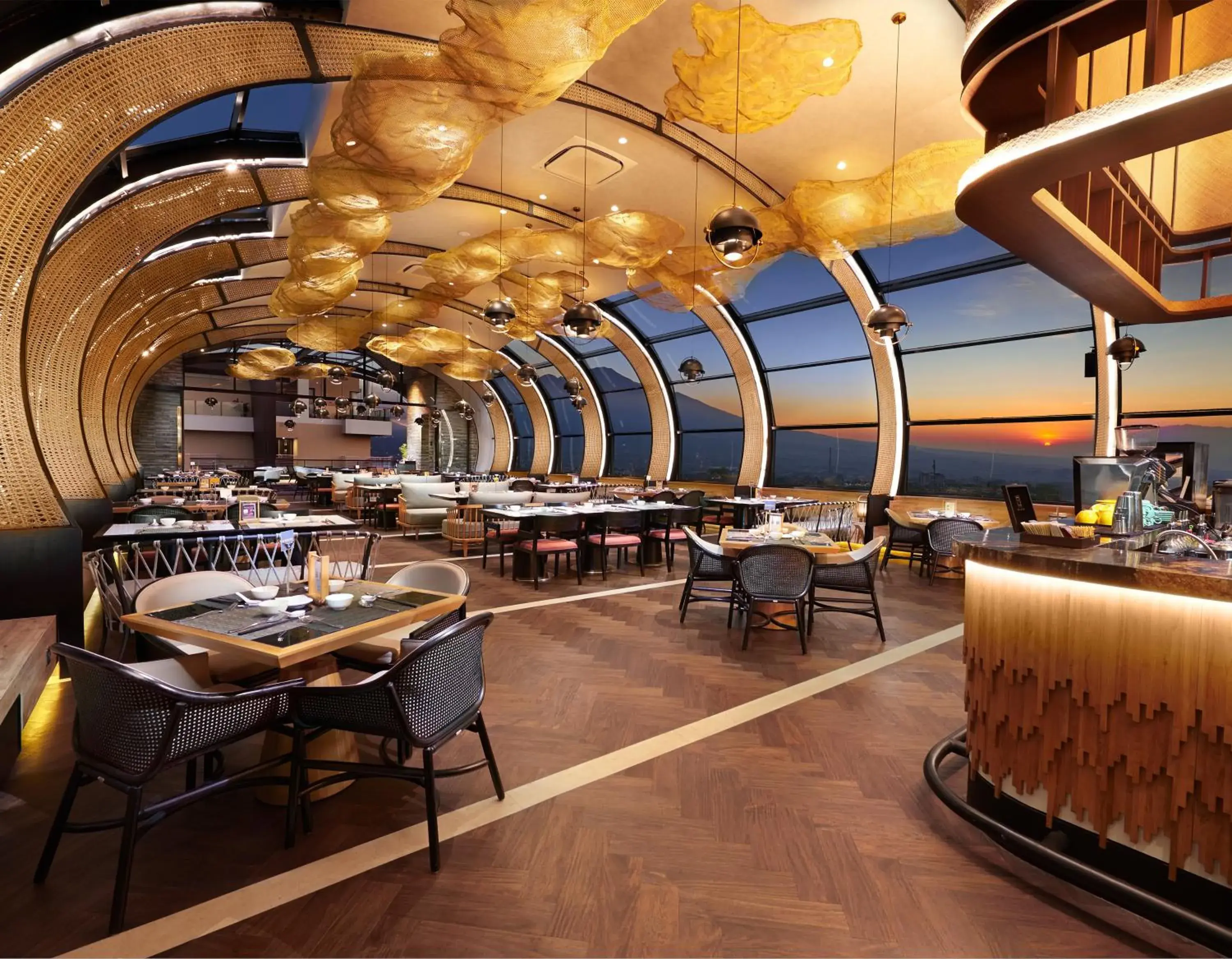 Restaurant/places to eat in Golden Tulip Holland Resort Batu Restaurant/places to eat in Golden Tulip Holland Resort Batu