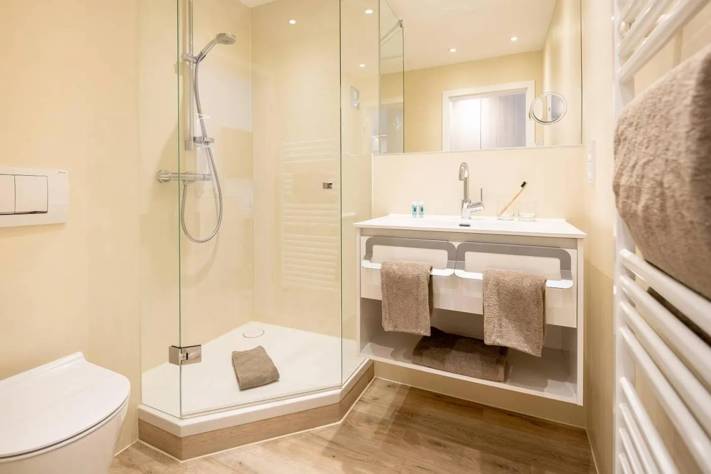 Shower in Hotel Stranddistel