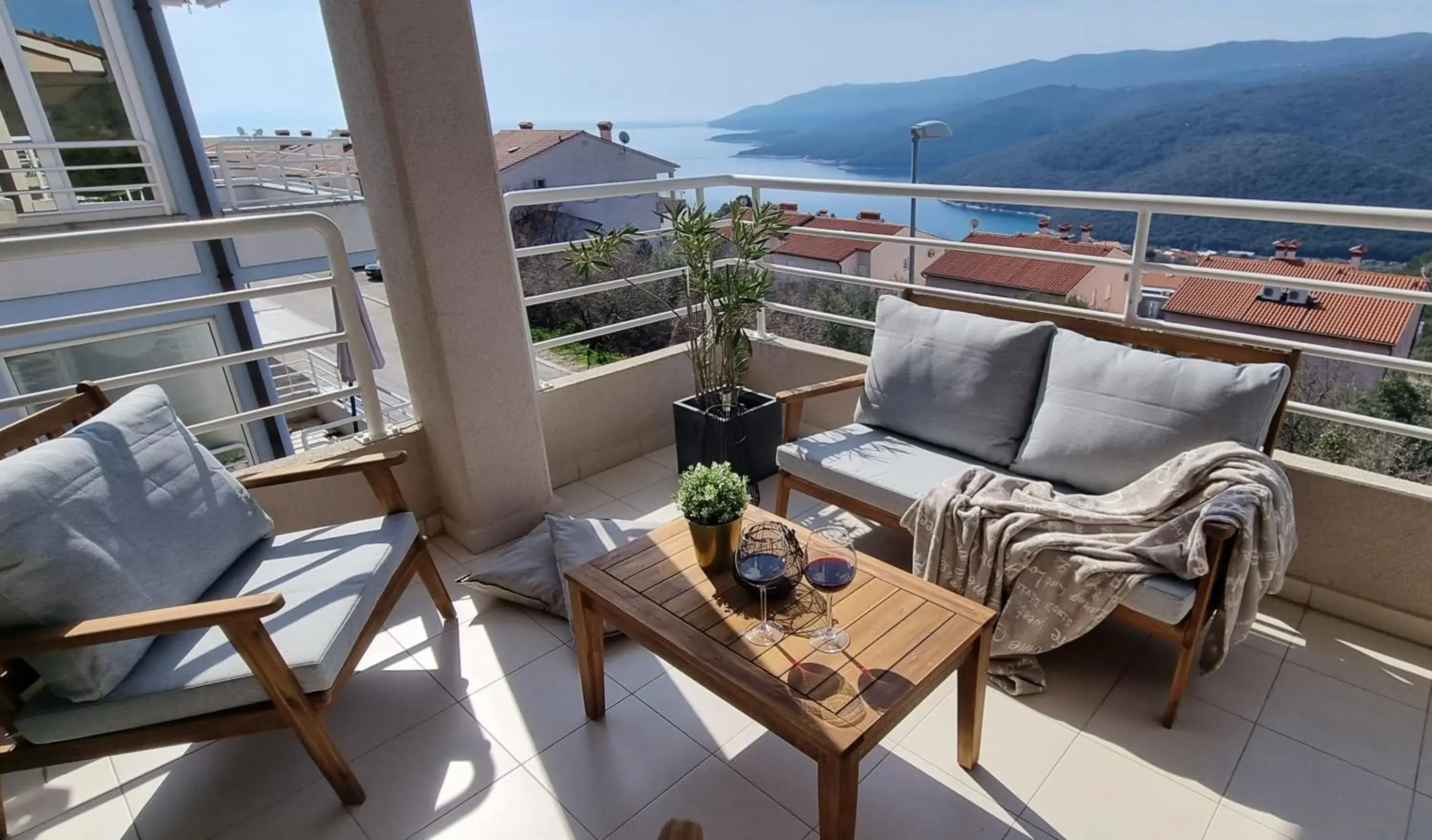 Apartment Cami -Stylish apartment with a beautiful seaview Apartment Cami -Stylish apartment with a beautiful seaview