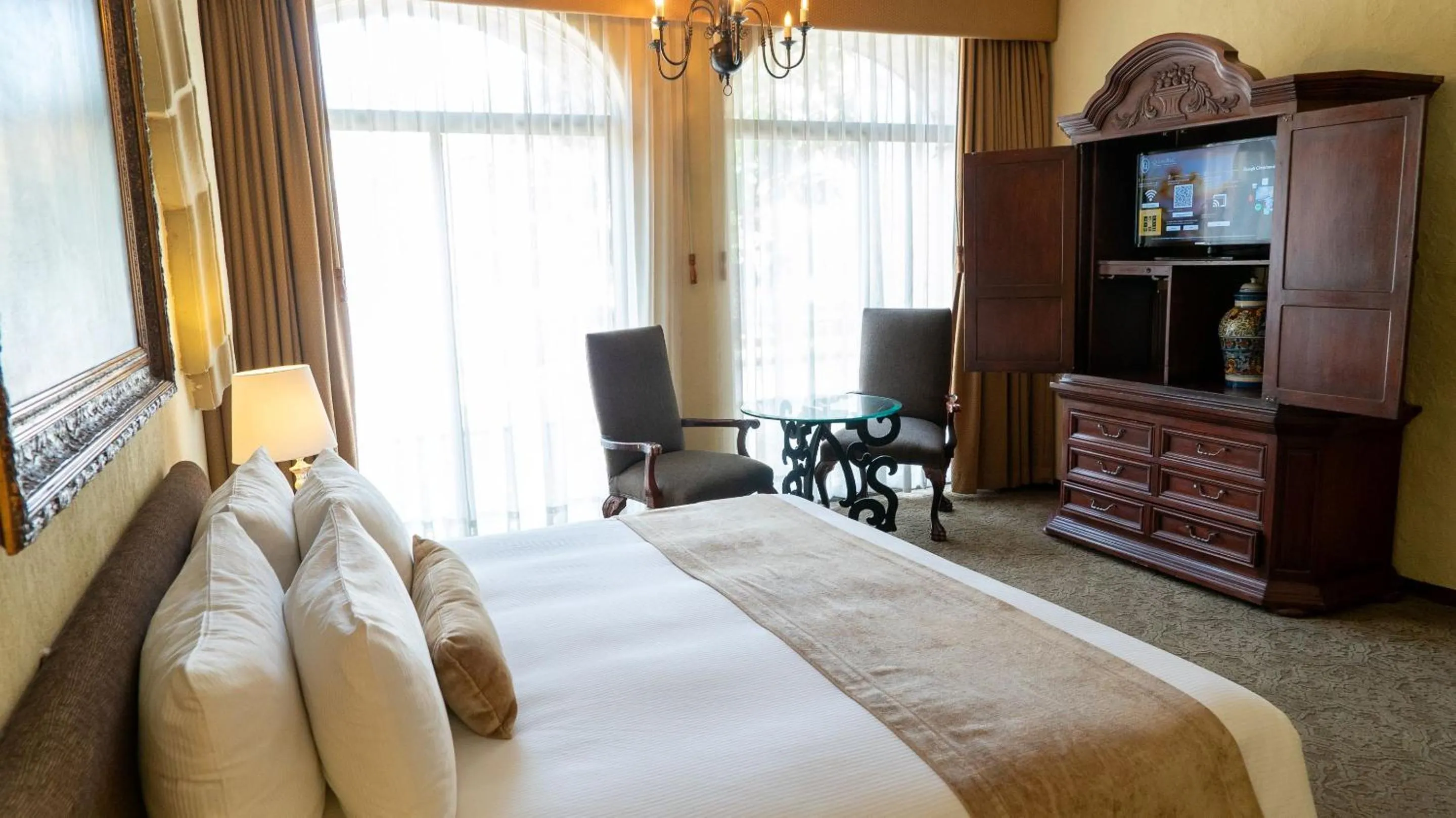 Photo of the whole room, Bed in Quinta Real Aguascalientes