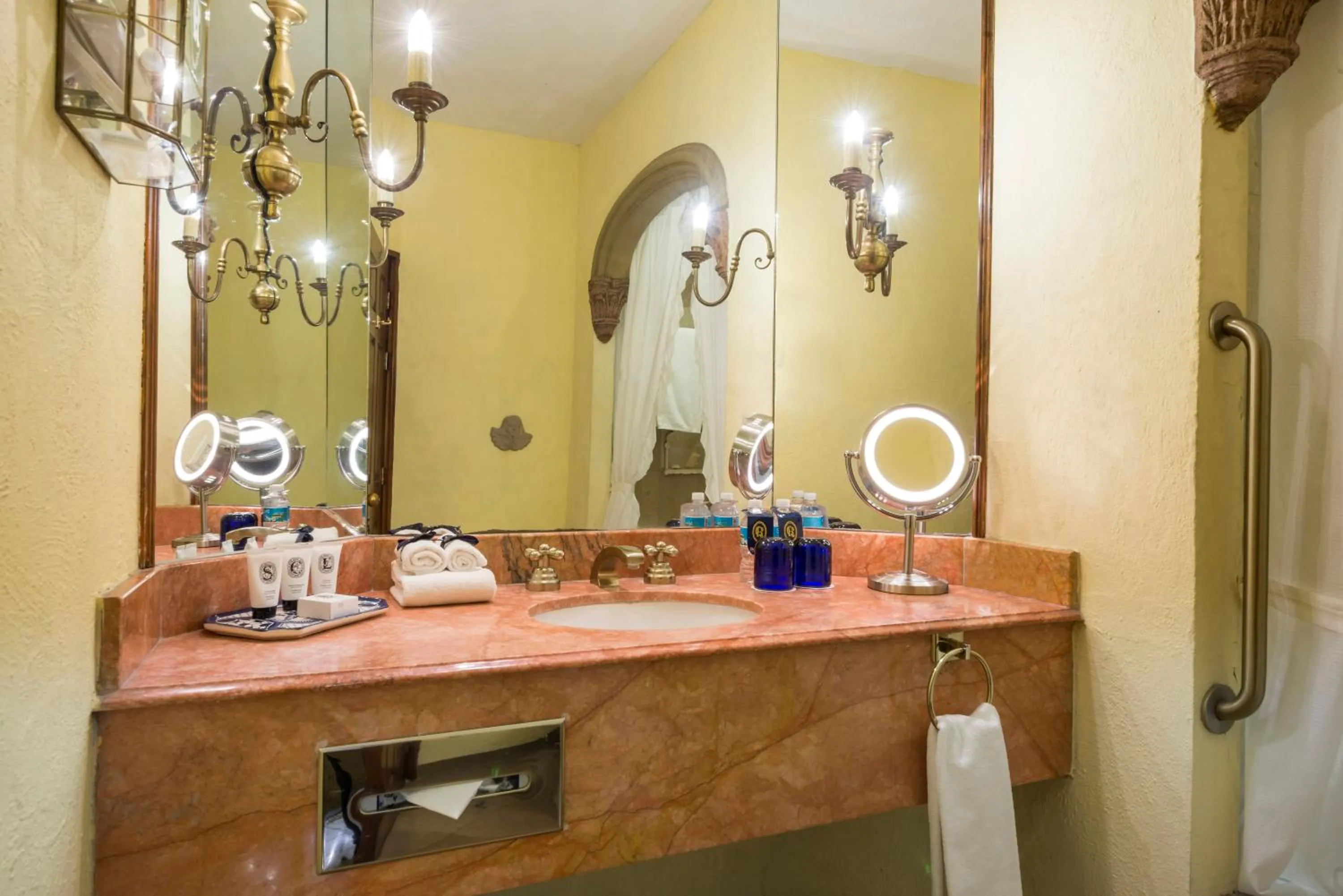 Bathroom in Quinta Real Aguascalientes