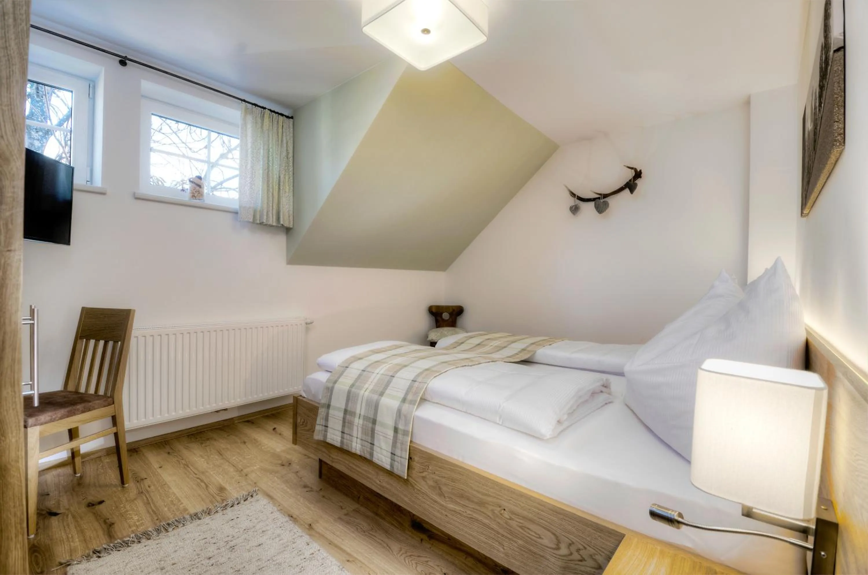 Bed in Gasthaus Brandlwirt