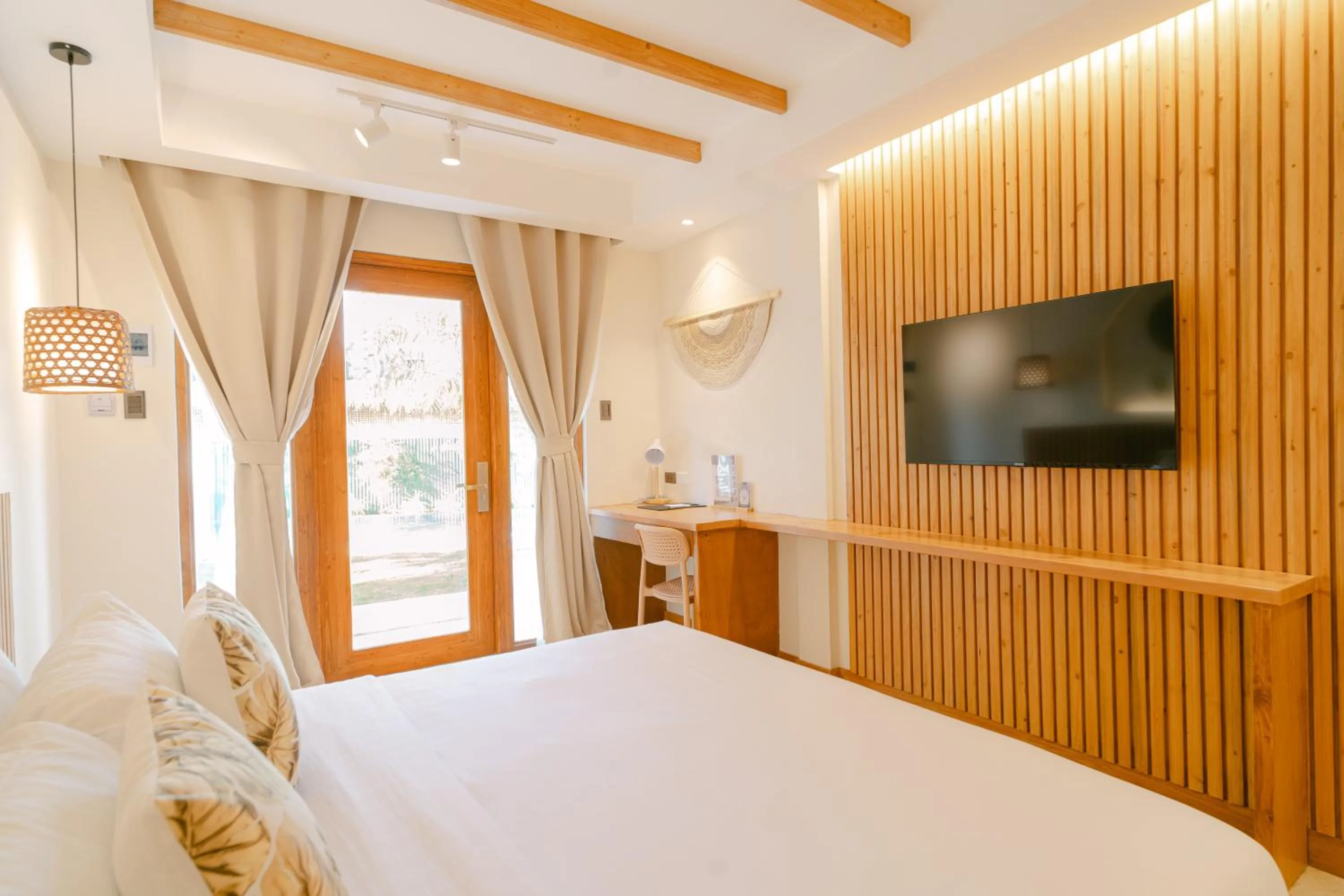 Bed in LEUX Hotel Alona Panglao