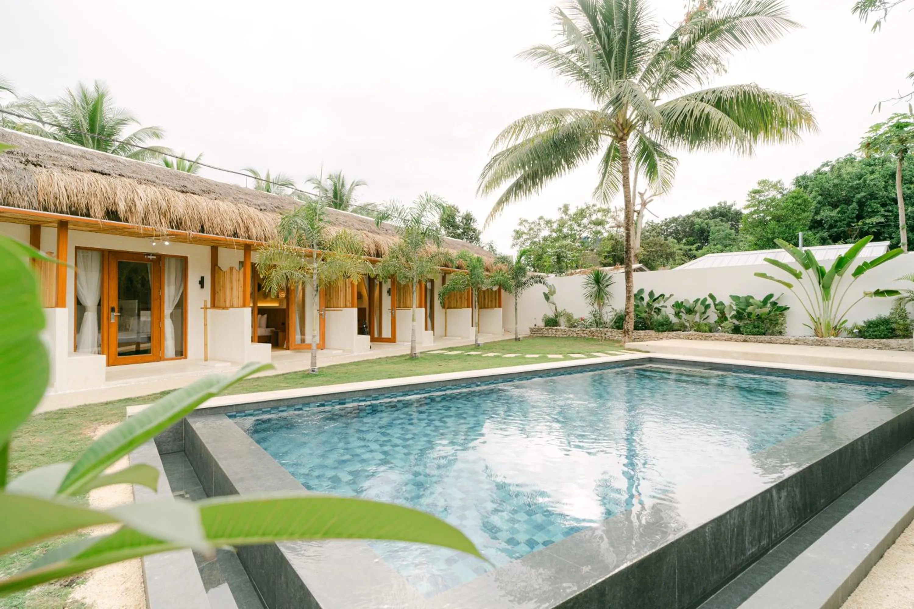 Property building in LEUX Hotel Alona Panglao