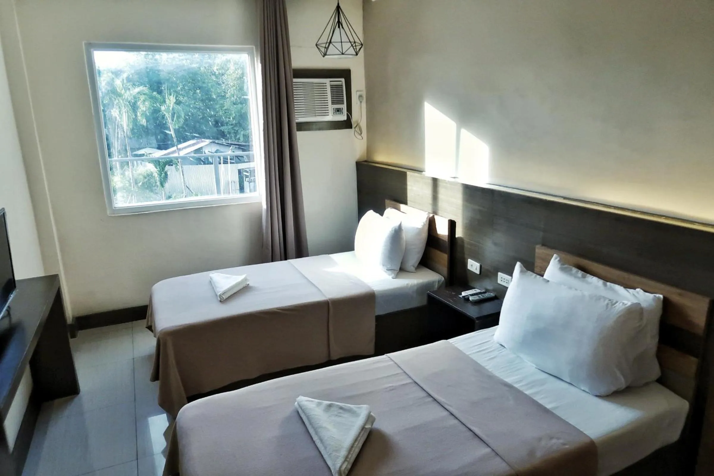 Bedroom, Bed in LEUX Hotel Alona Panglao