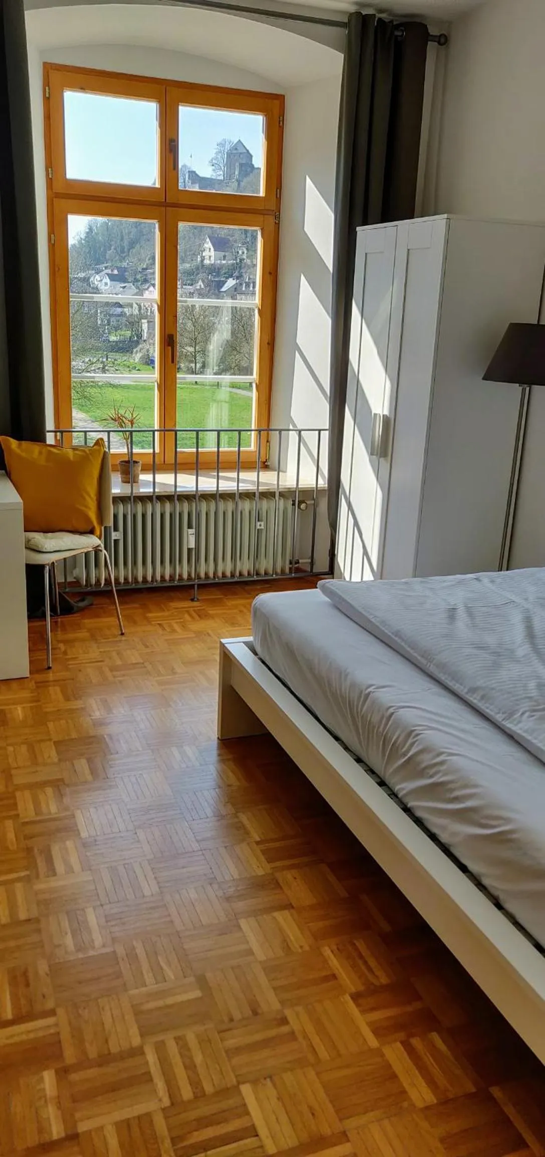 Bed in Gästehaus der Abtei Sayn