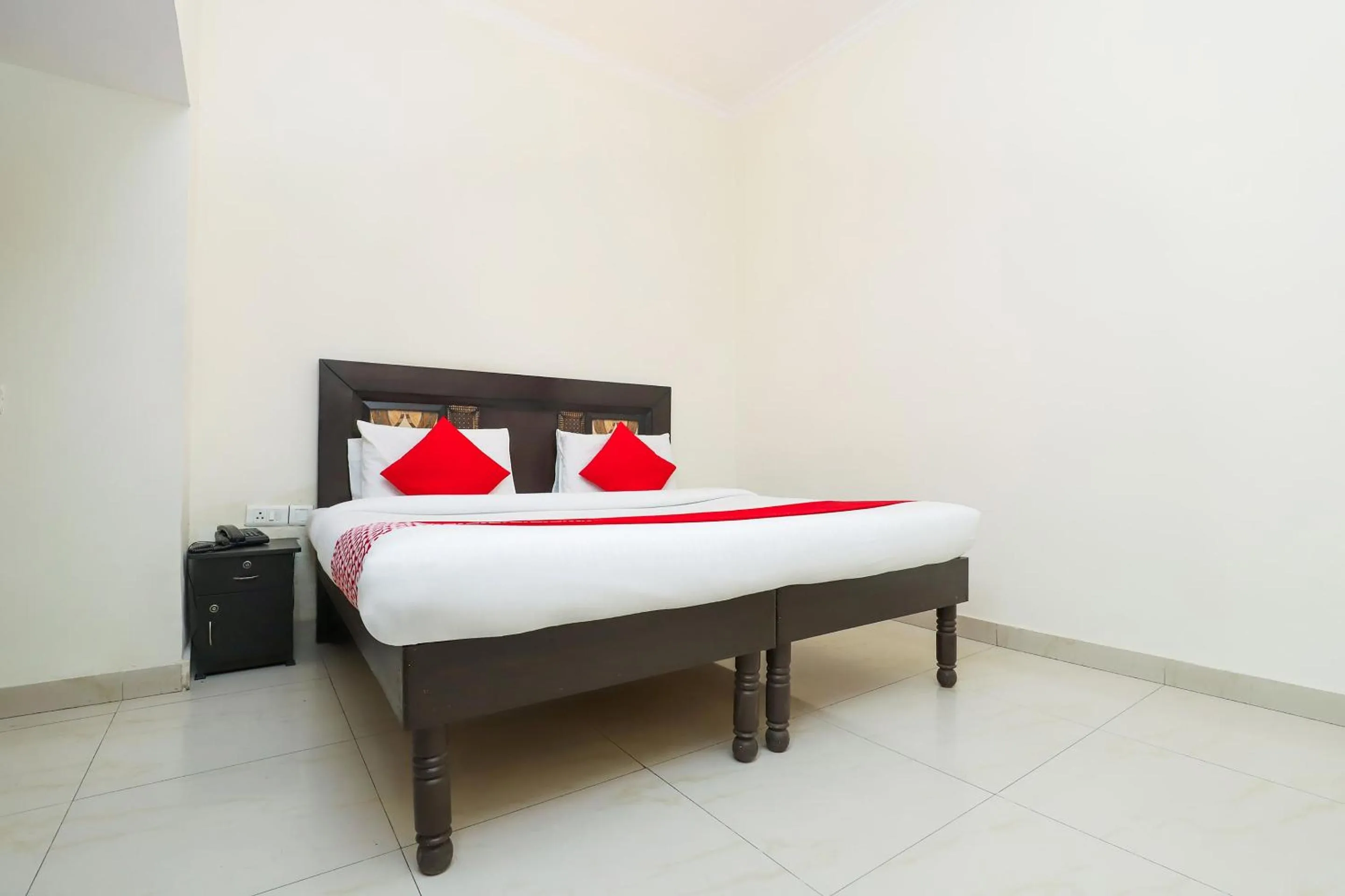 Bedroom in Hotel O Shiv Shakti Inn Near Kamal Cinema